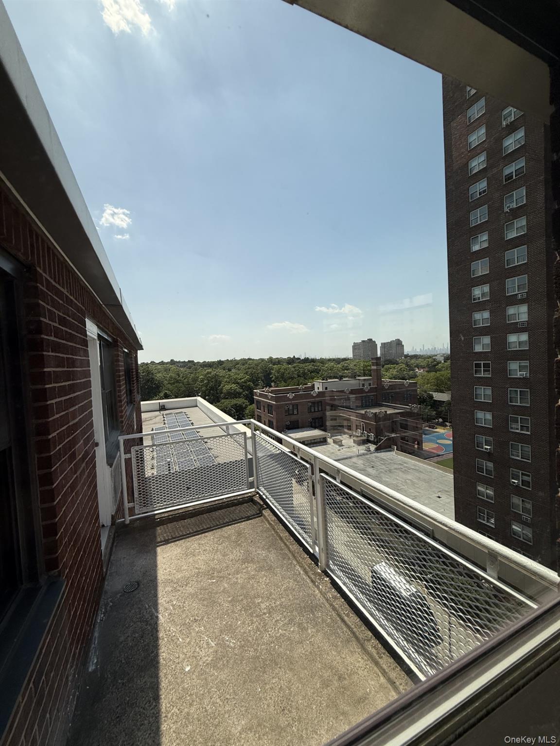 123-40 83 Avenue 11e Property Photo 3