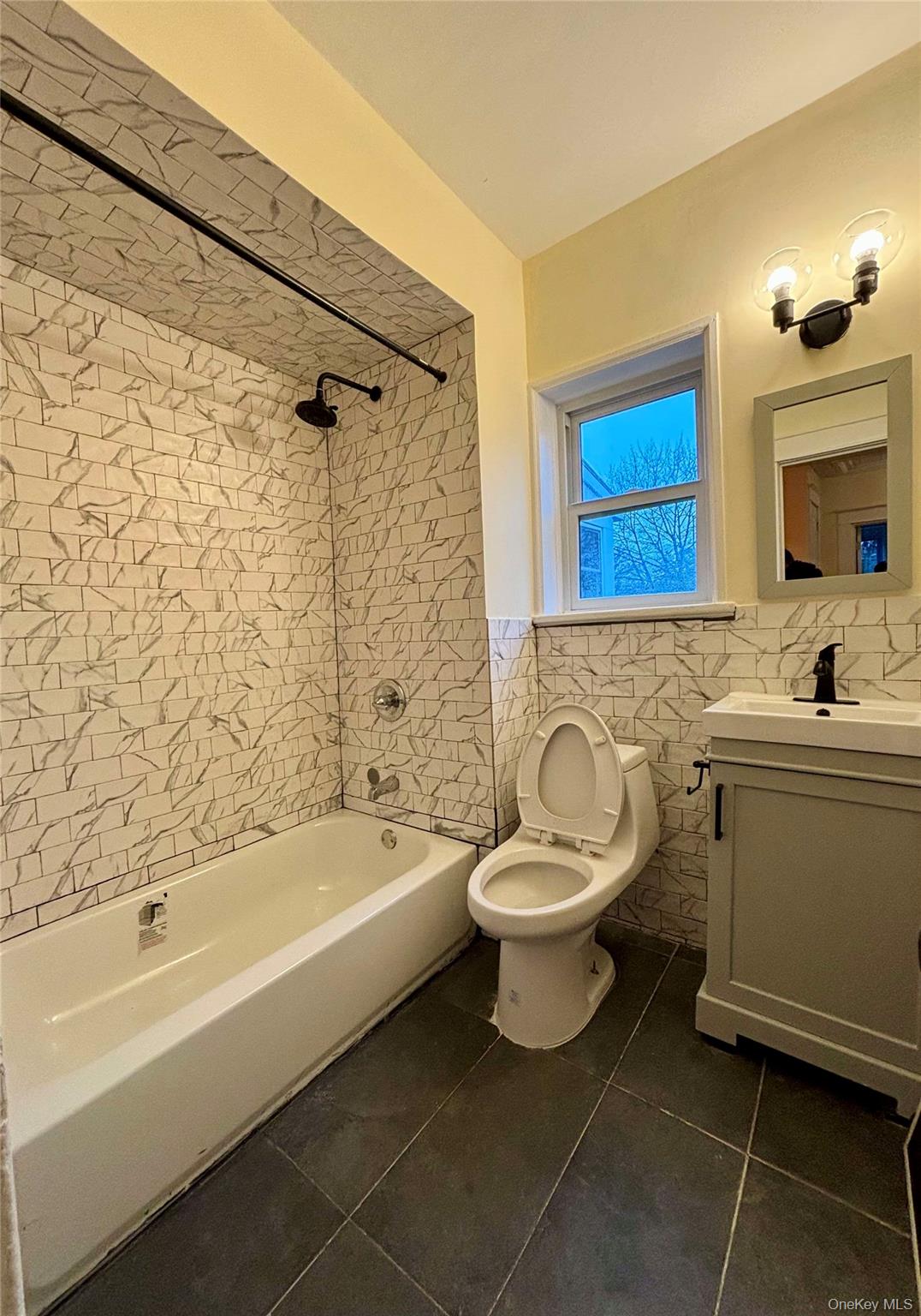 2674 W Main Street Property Photo 6
