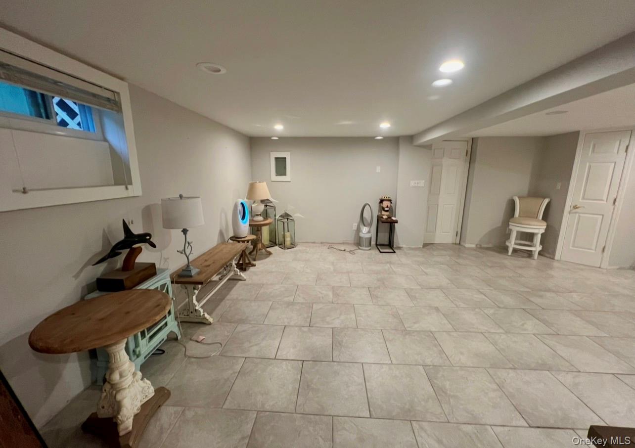 30 Marbeth Circle Property Photo 23