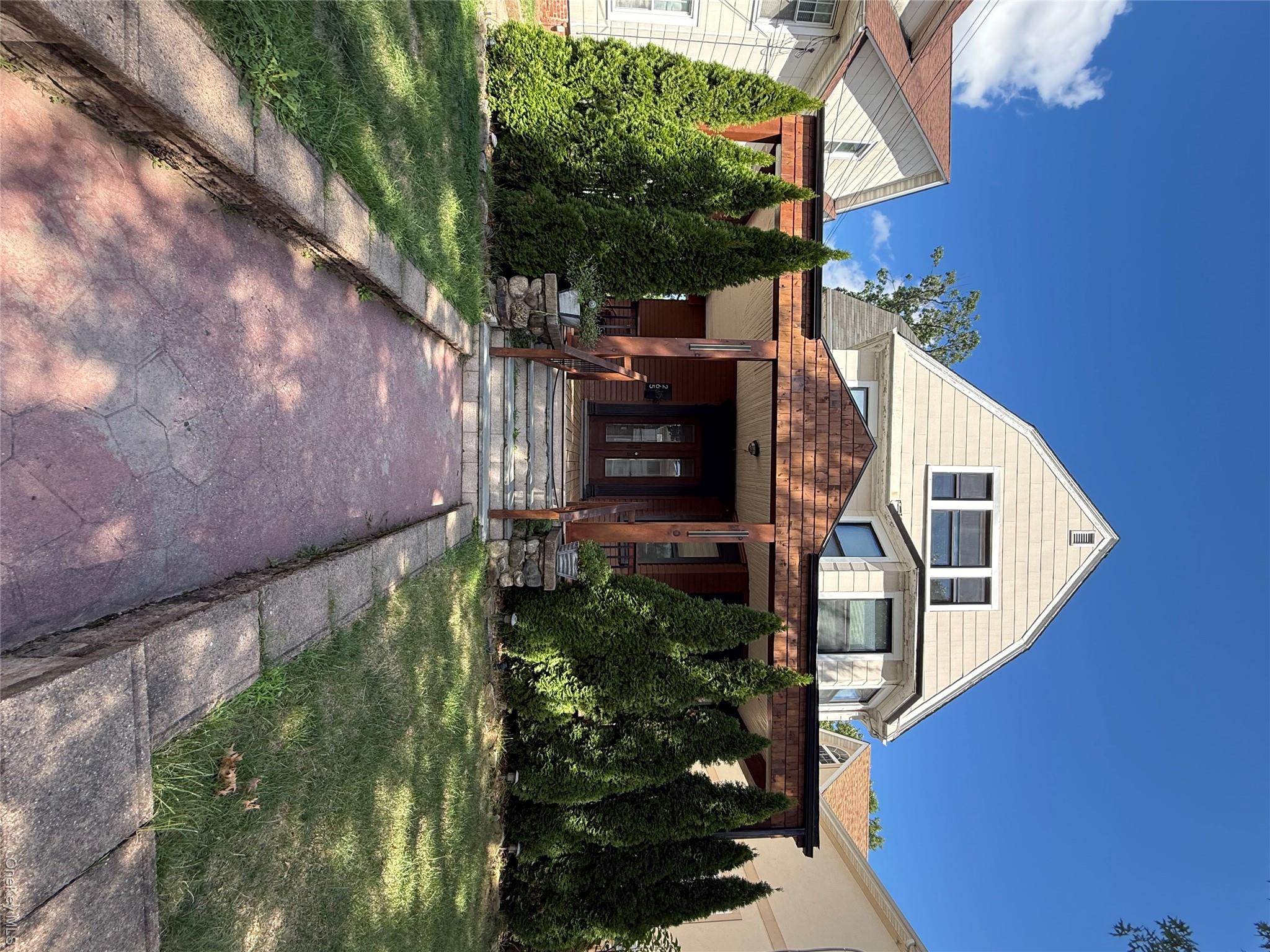 265 Summit Avenue 3 Property Photo 1