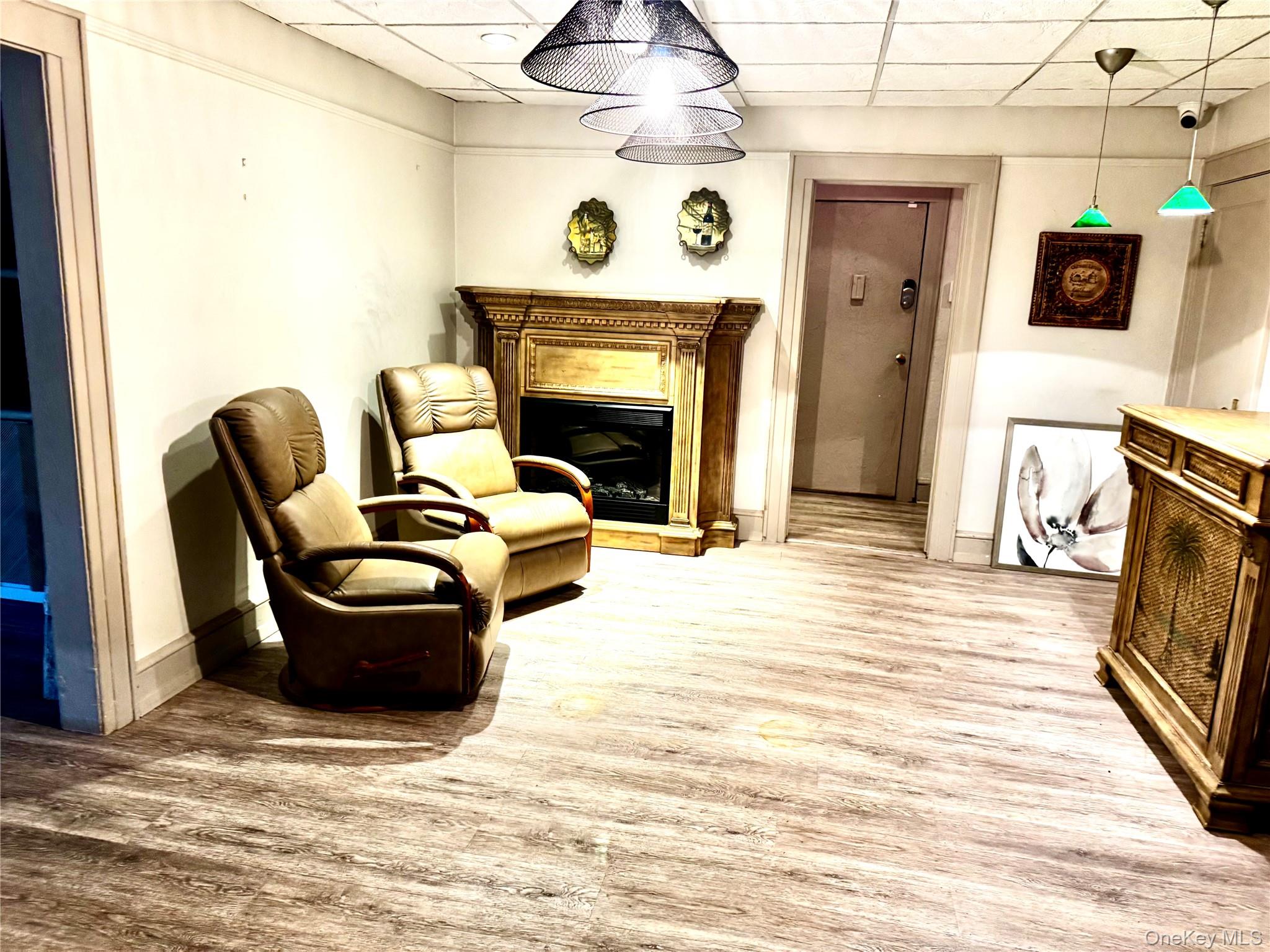 3929 Merrick Road Property Photo 4
