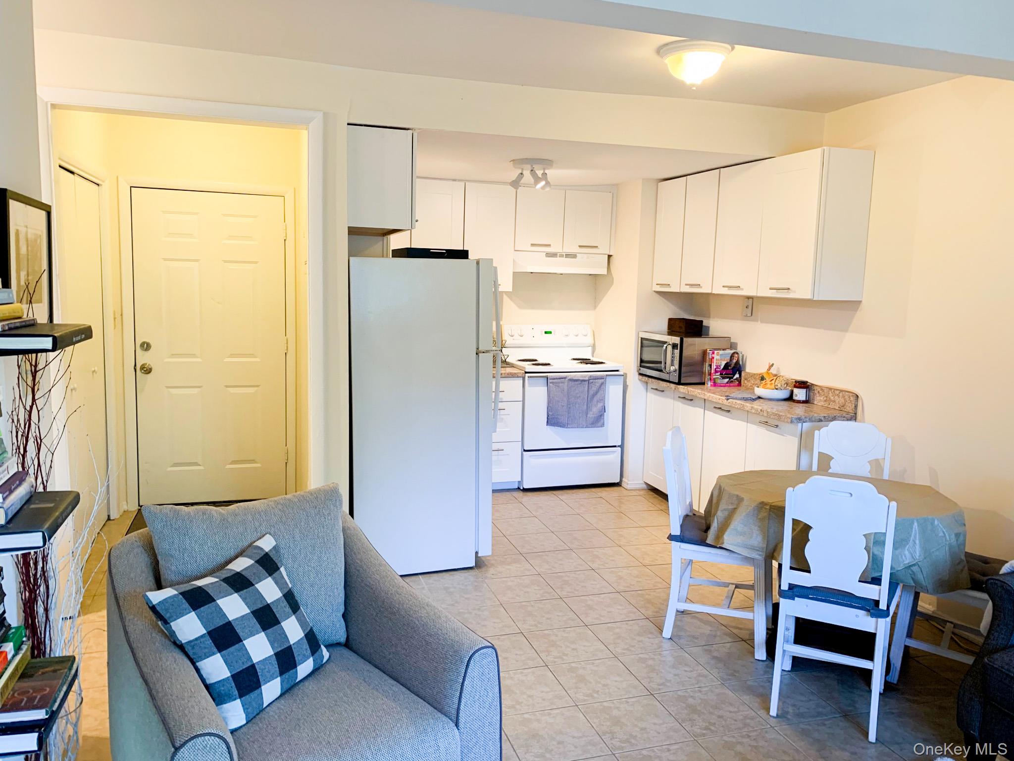 23 Pearl Street 8 Property Photo 2