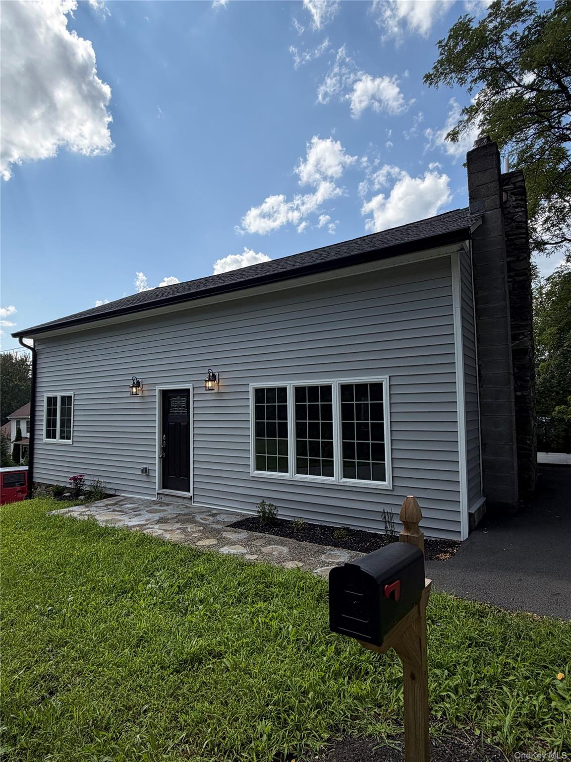 12 Berry Lane Property Photo 1