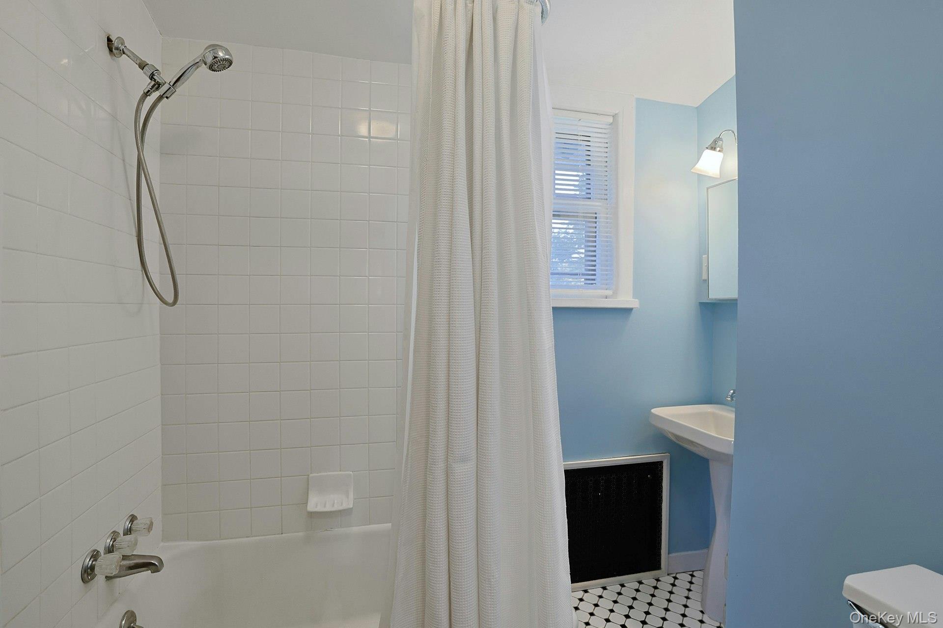 55 Hastings Avenue Property Photo 23