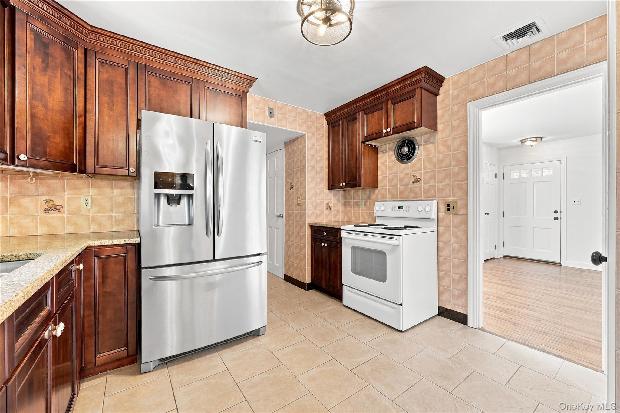 58 S Ketcham Avenue Property Photo 9