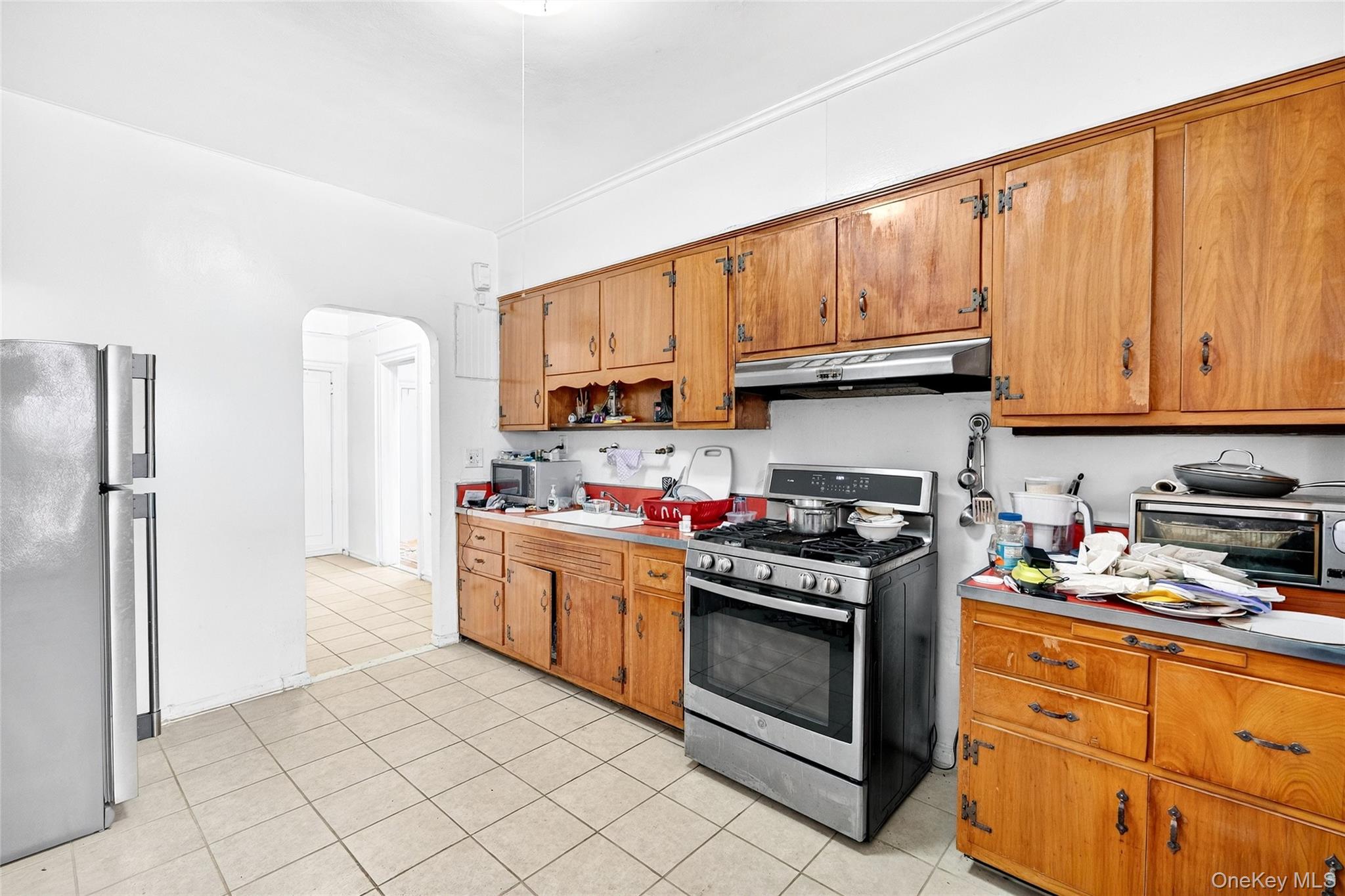 759 E 221st Street Property Photo 12