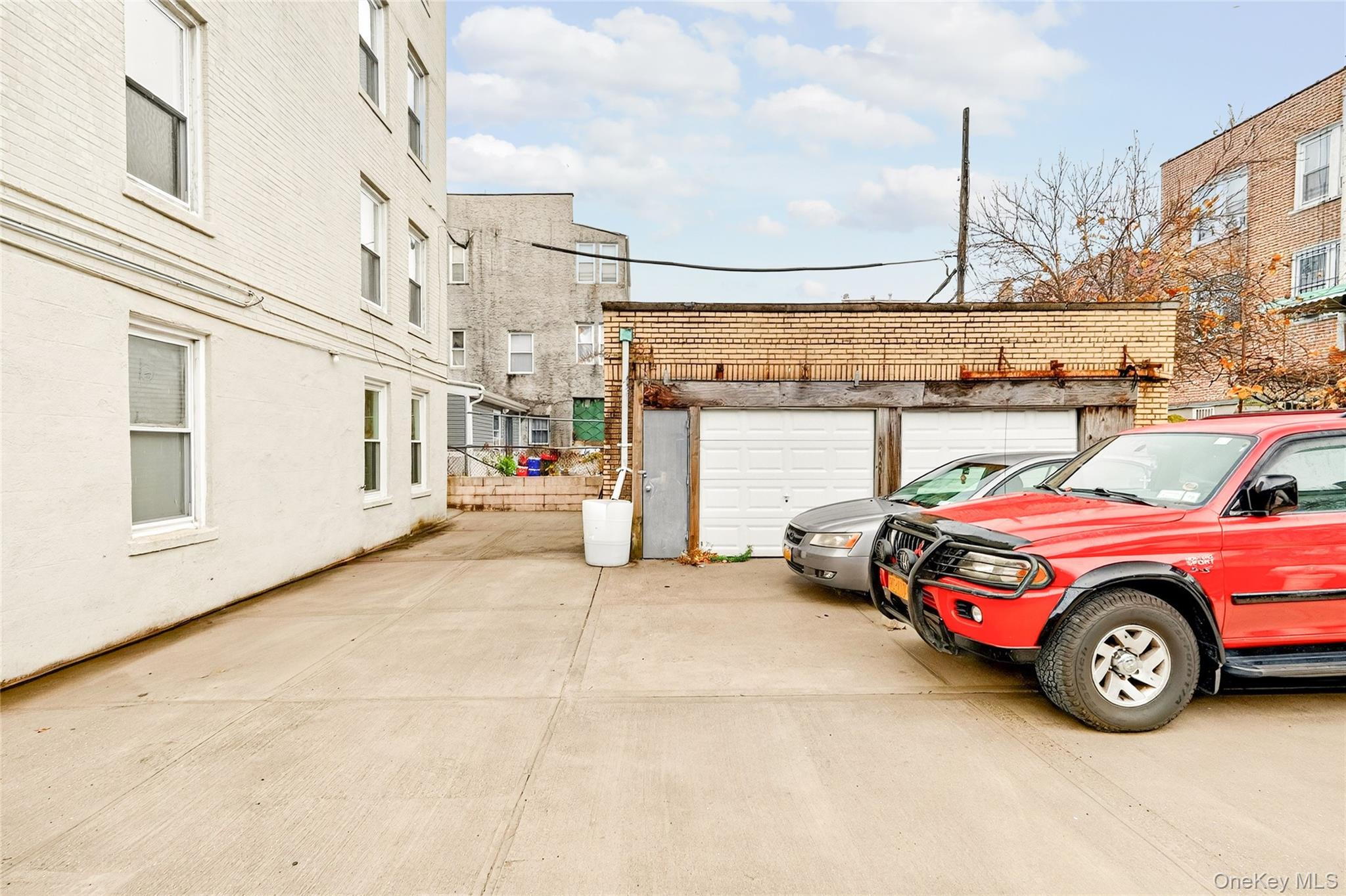 759 E 221st Street Property Photo 44