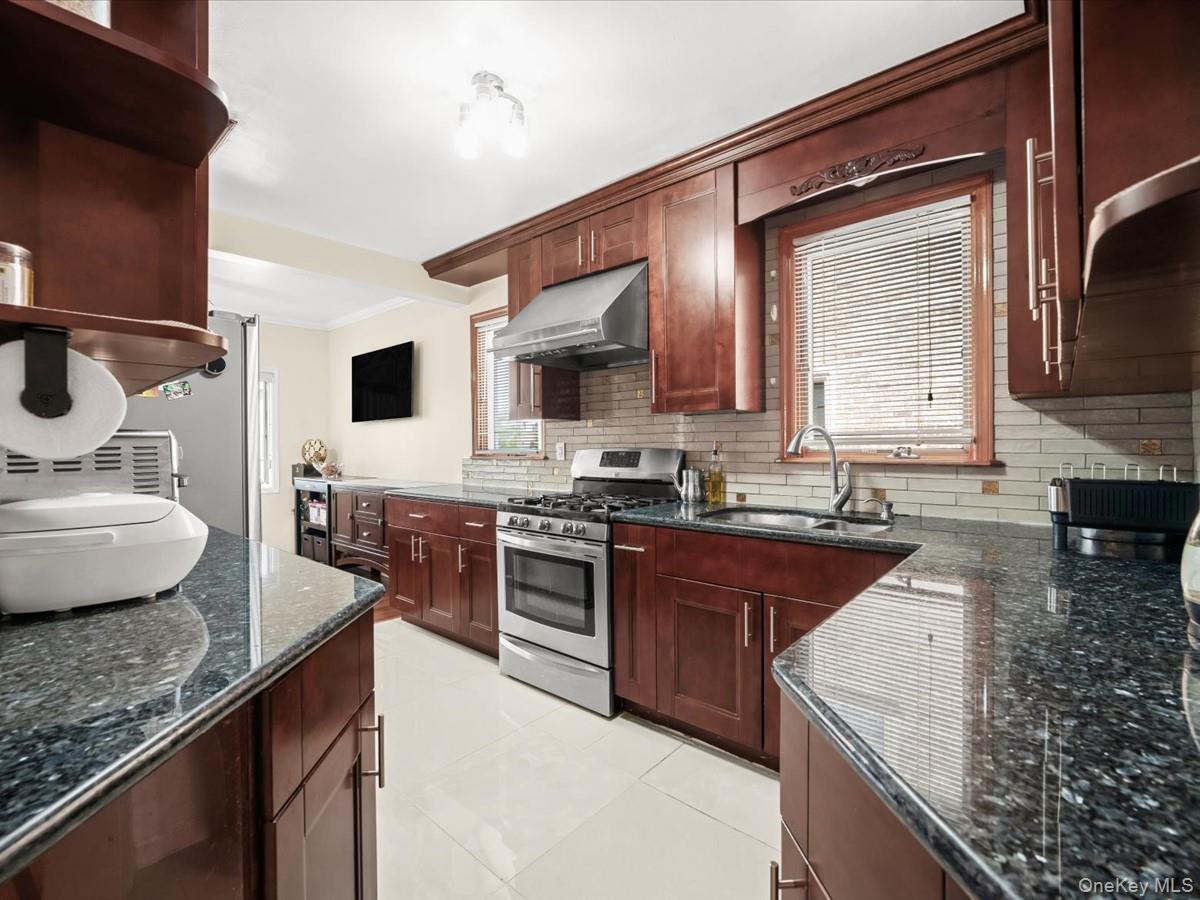 7307 185th Street Property Photo 13