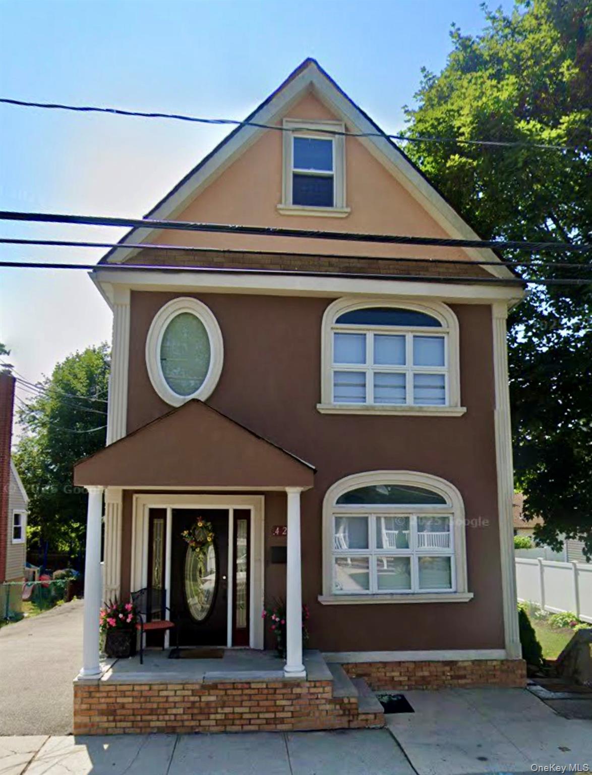 421 Roquette Avenue Property Photo 1