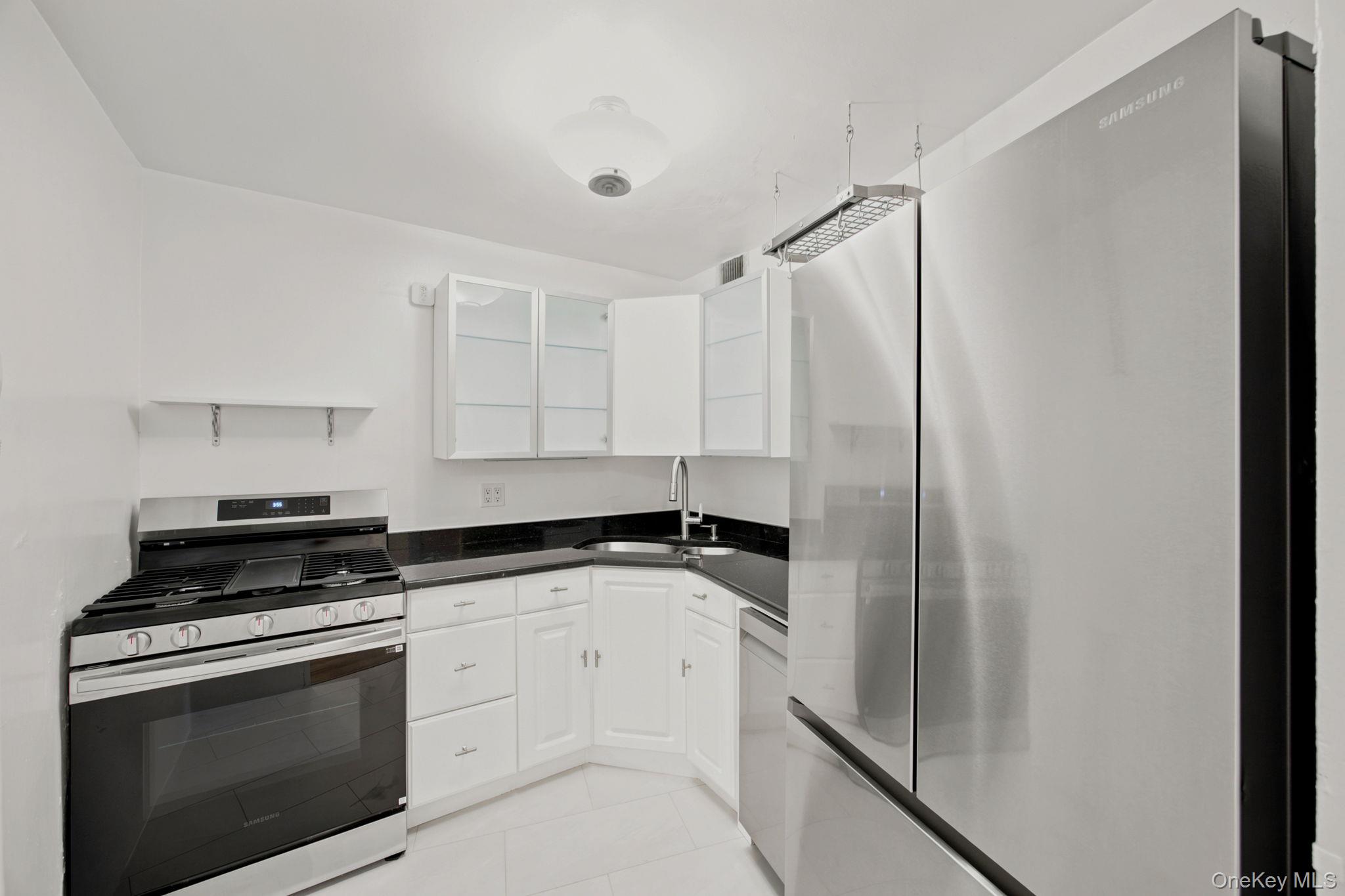 1020 Grand Concourse 24m Property Photo 10