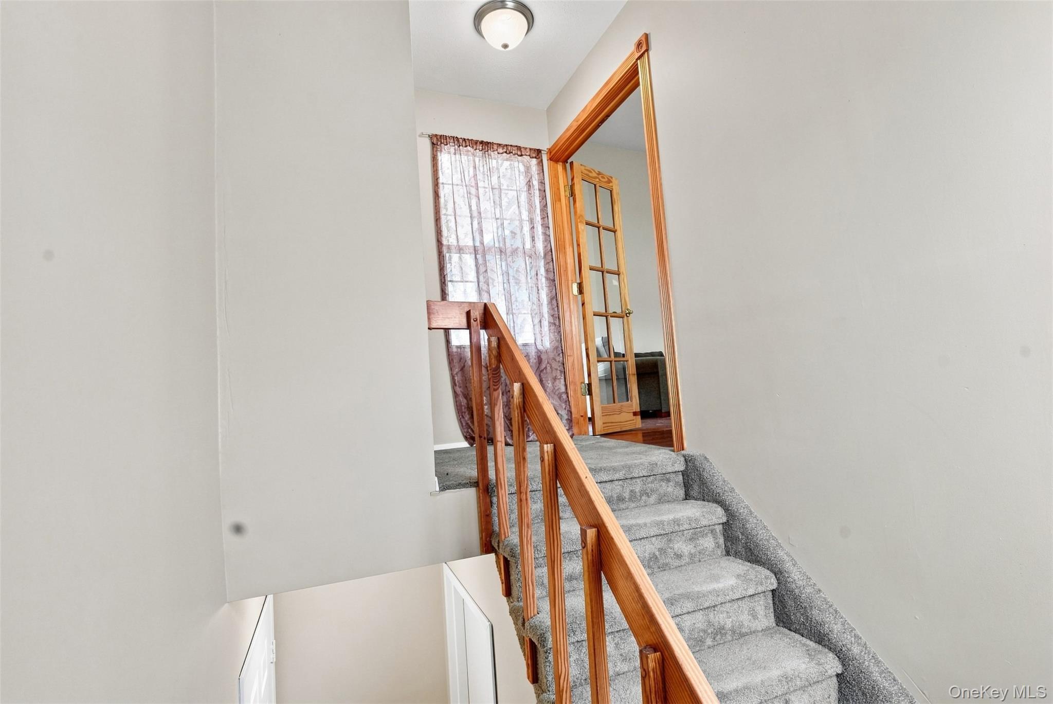 2124 Whispering Hills Property Photo 3
