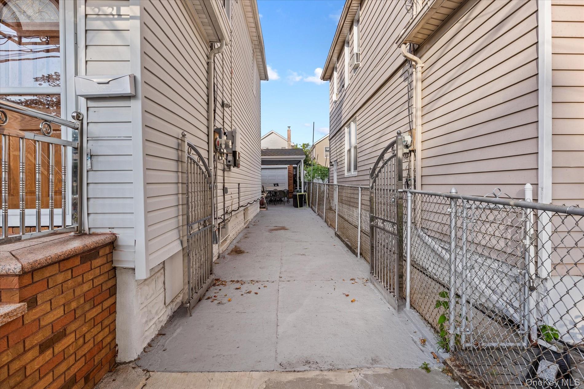 10723 86th Street Property Photo 3