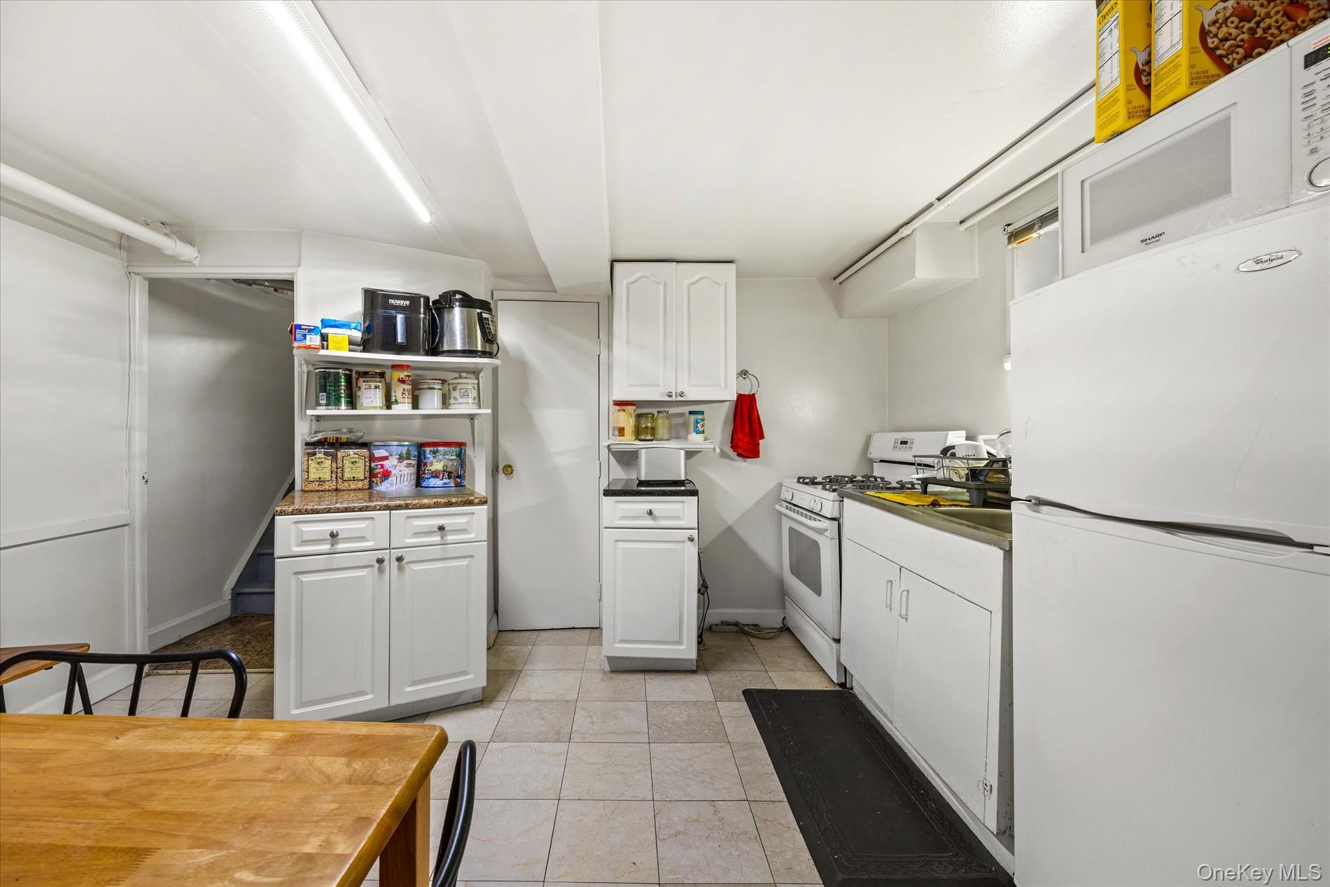 10723 86th Street Property Photo 18
