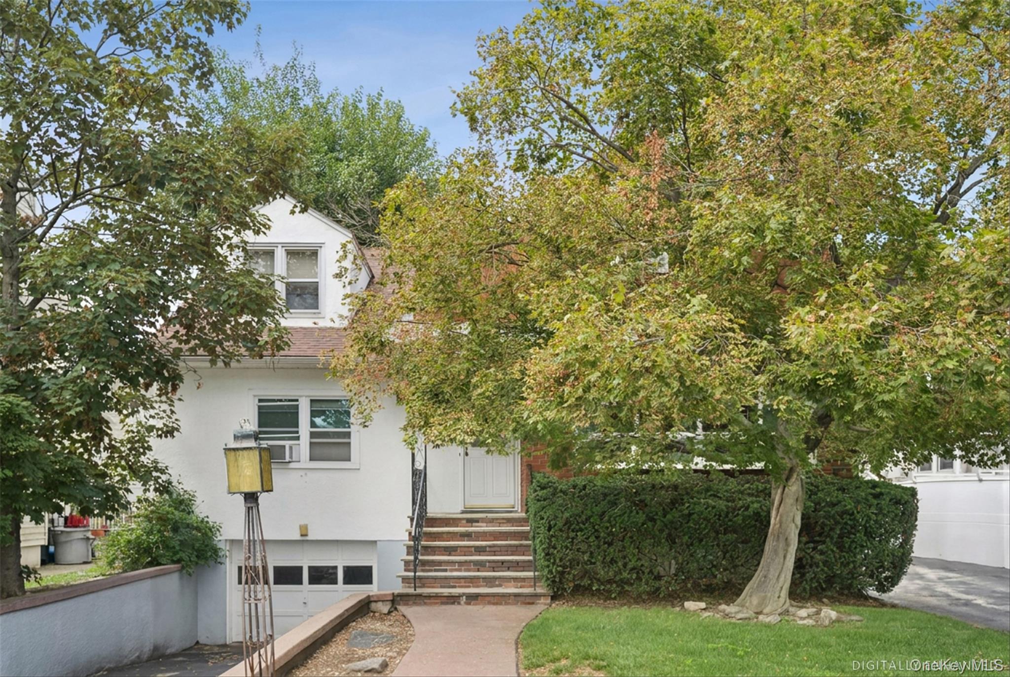 926 Lester Avenue Property Photo 1