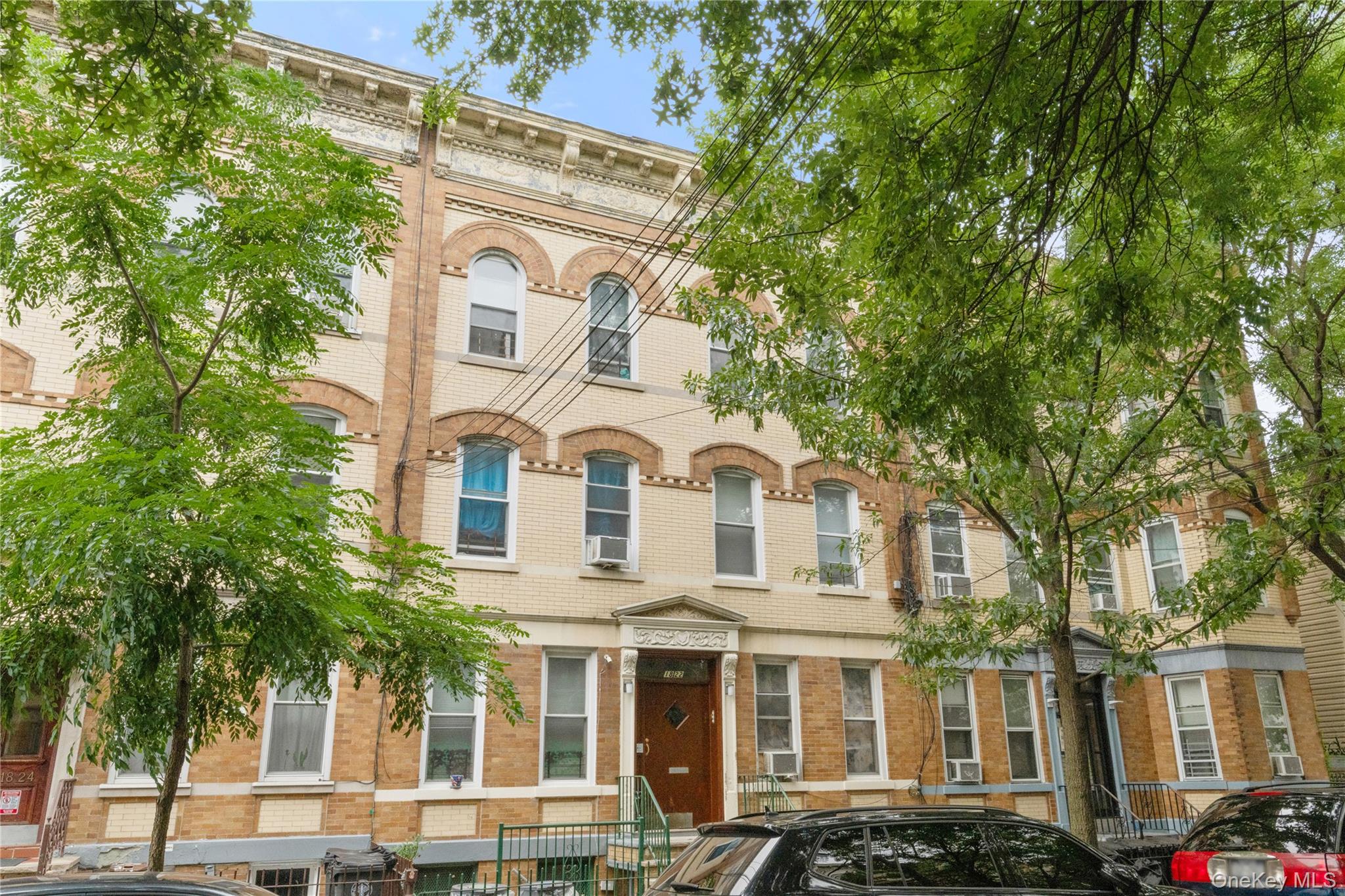 1822 Putnam Avenue Property Photo 1