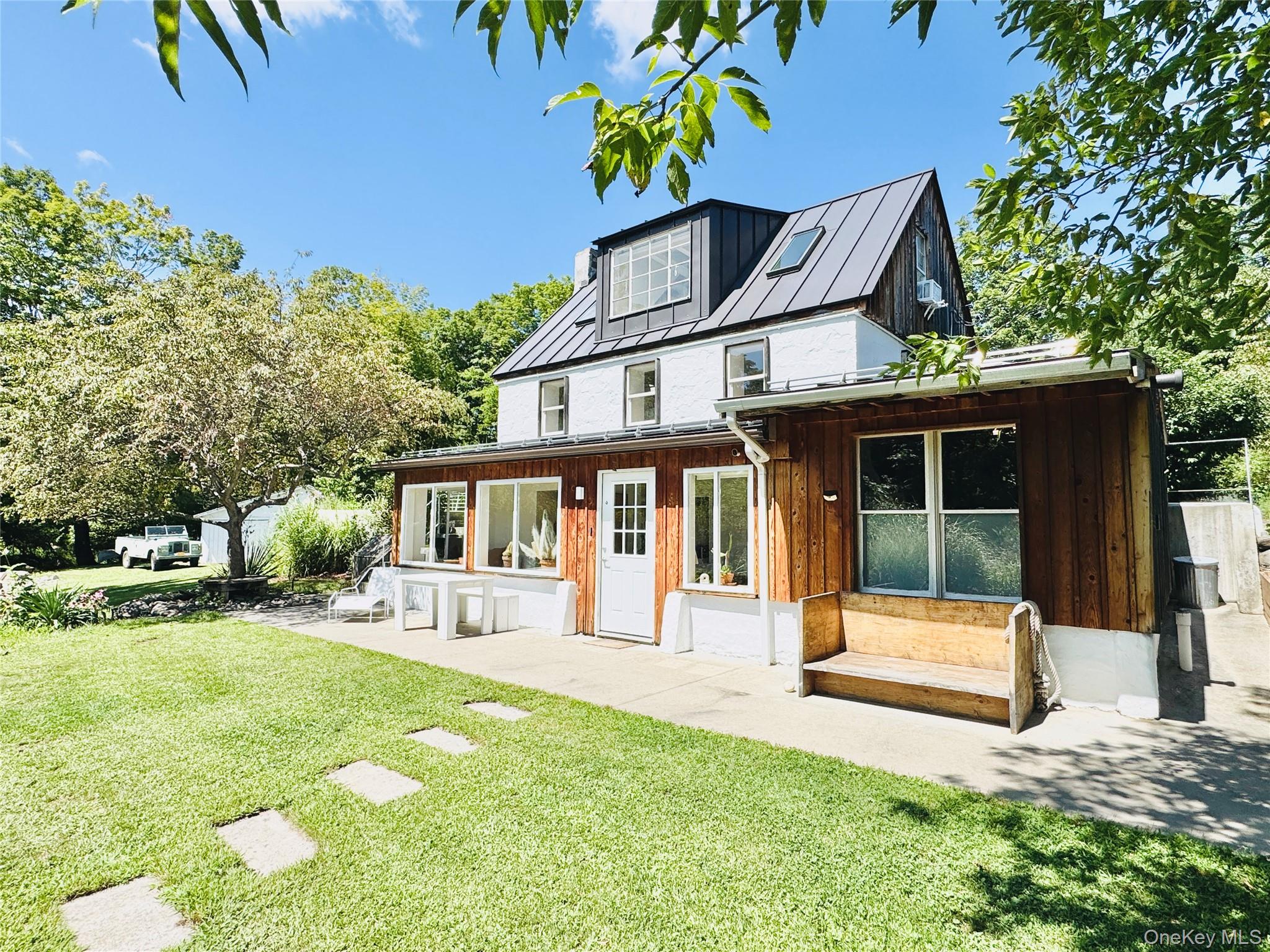 19 Cottage Lane Property Photo 2