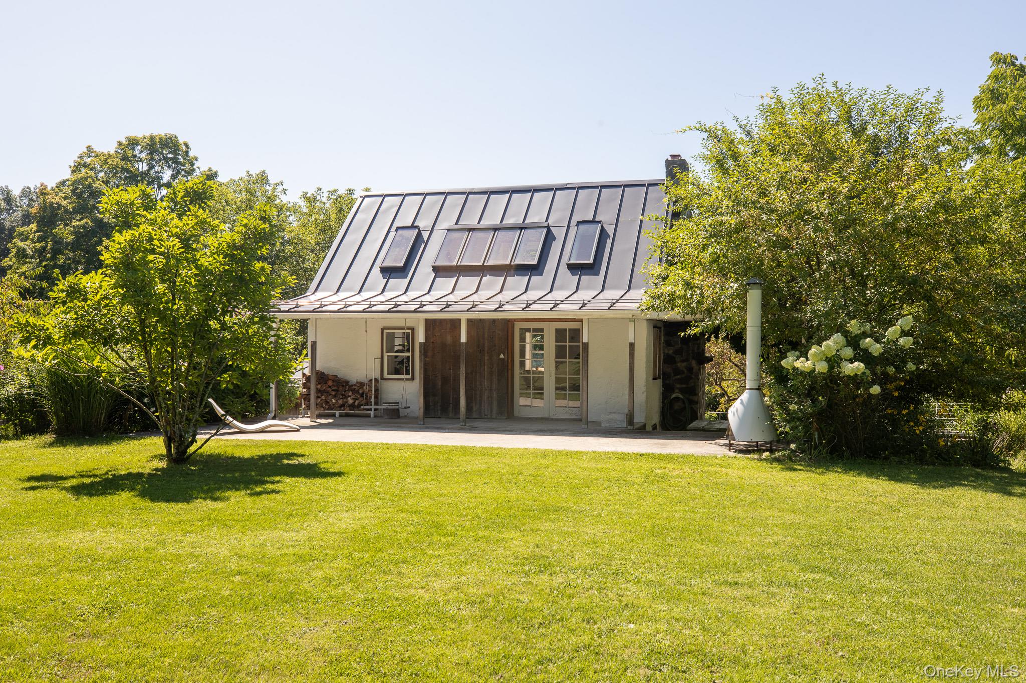 19 Cottage Lane Property Photo 3