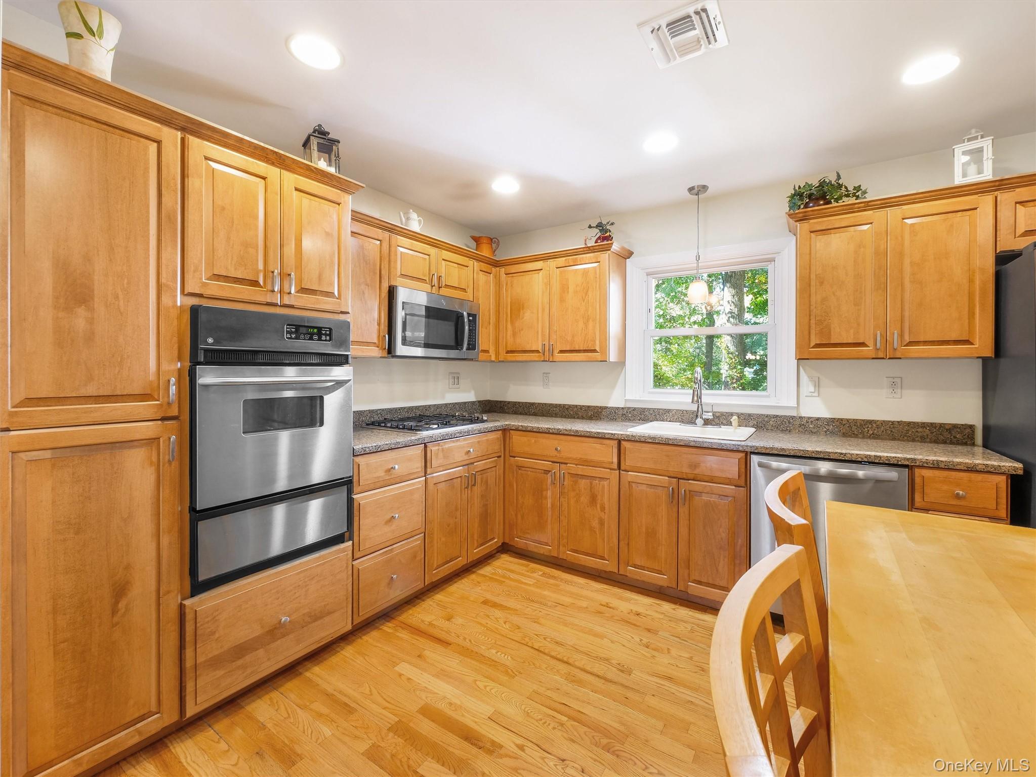 97 Grandview Avenue Property Photo 18
