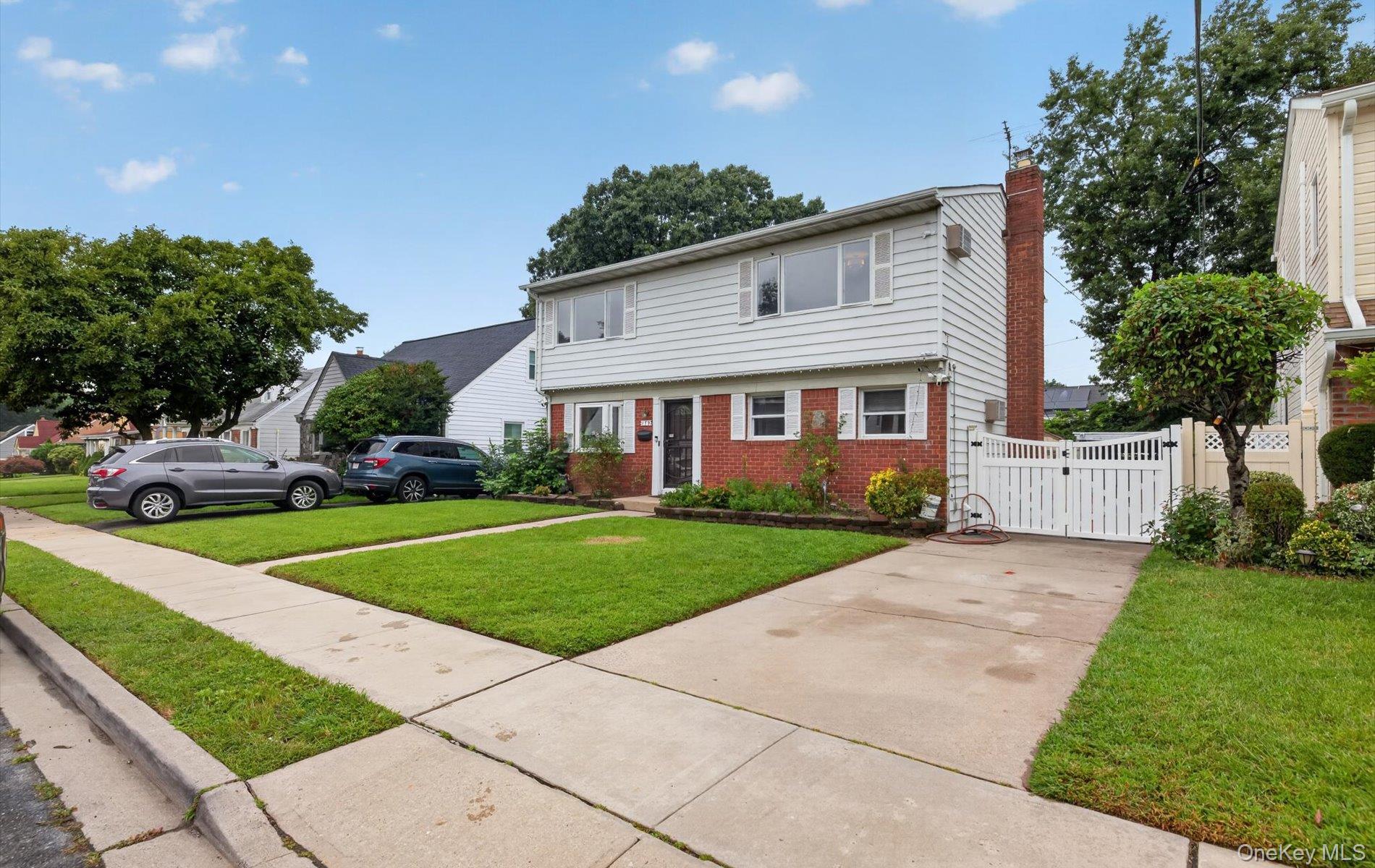 179 Sterling Road Property Photo 2