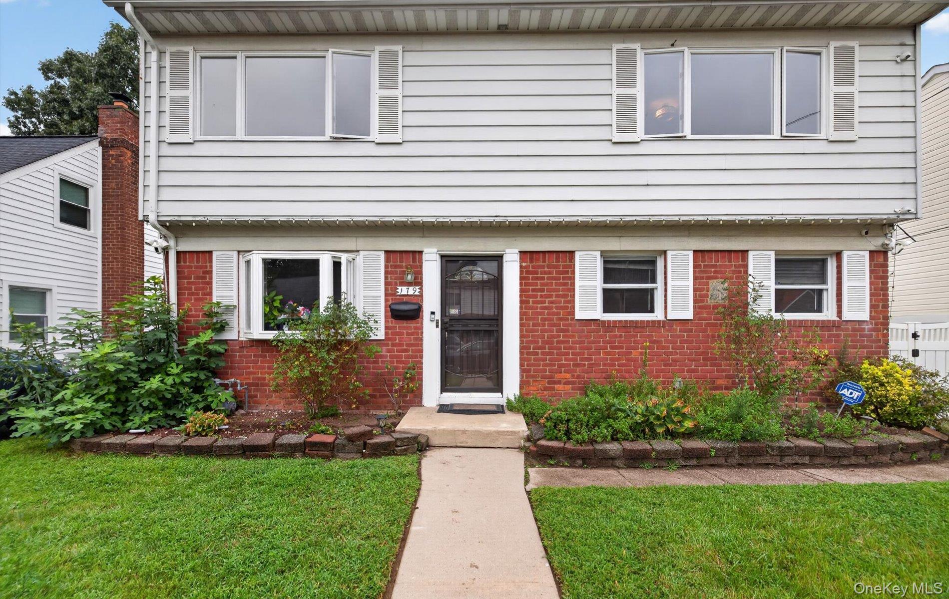 179 Sterling Road Property Photo 3