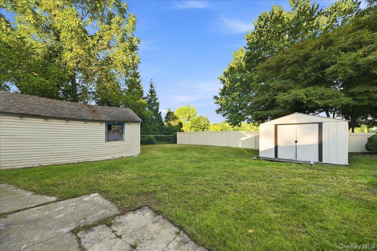 171 Westchester Avenue Property Photo 4