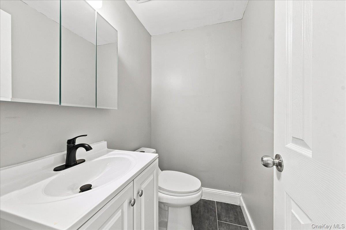 171 Westchester Avenue Property Photo 5