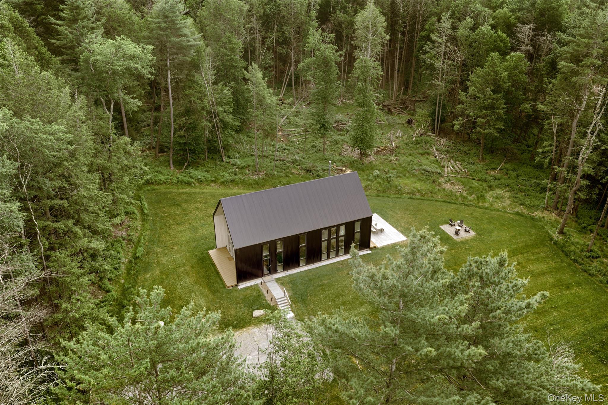596 Perry Road Property Photo 9