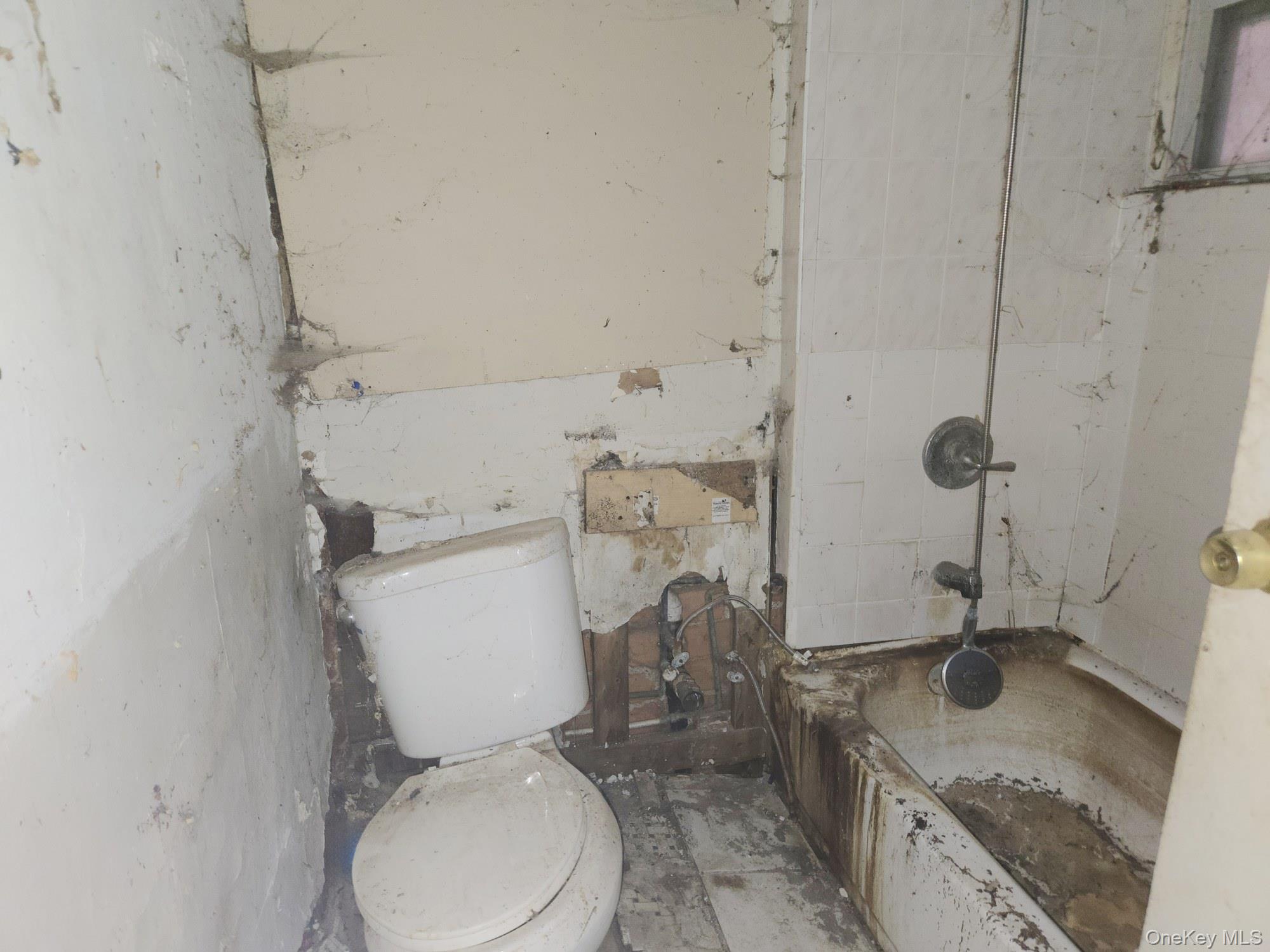 633 Baker Avenue Property Photo 15