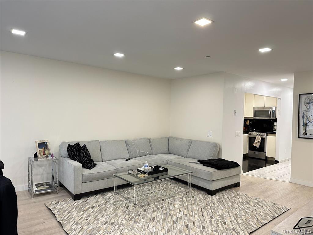 100 Great Neck Road 1a Property Photo 5