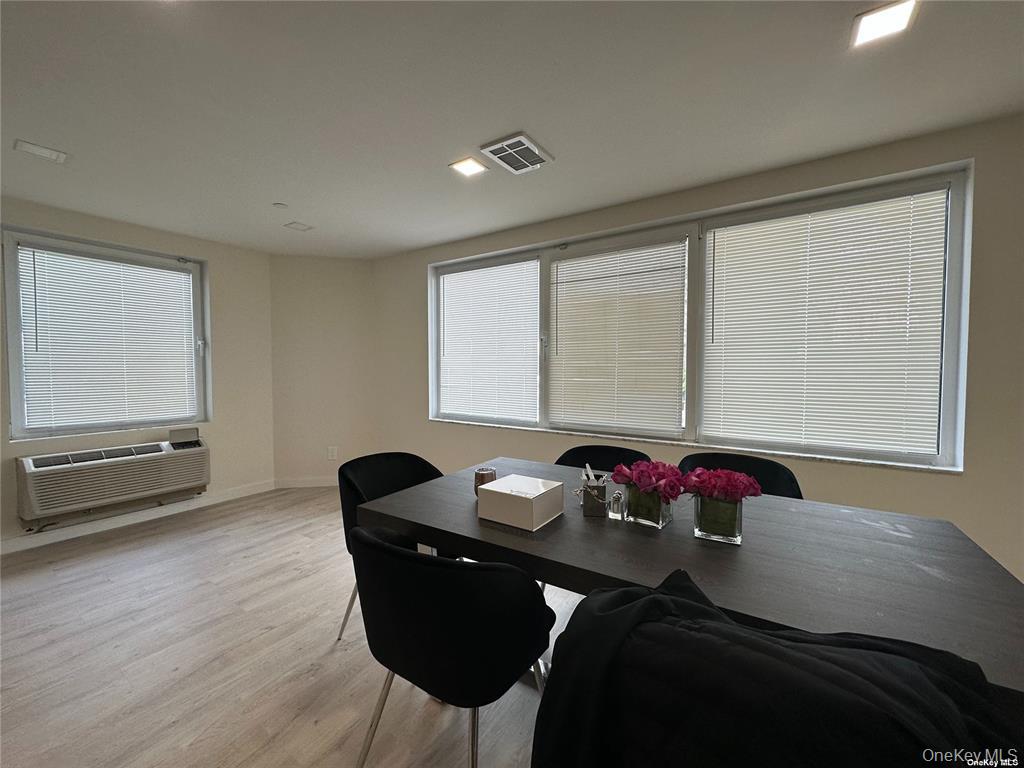 100 Great Neck Road 1a Property Photo 8
