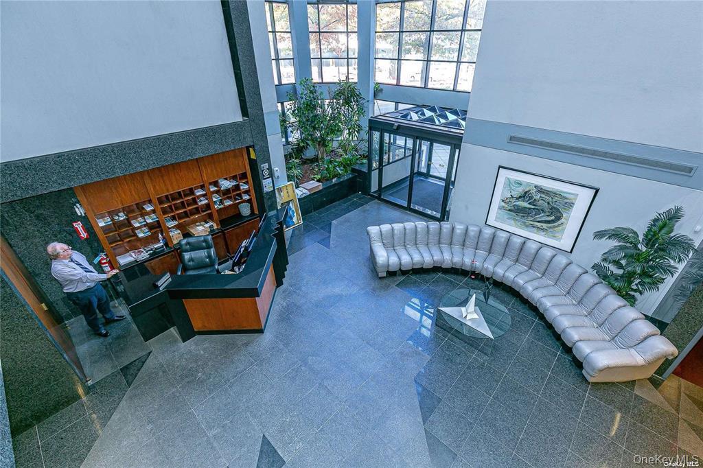 100 Great Neck Road 1a Property Photo 17