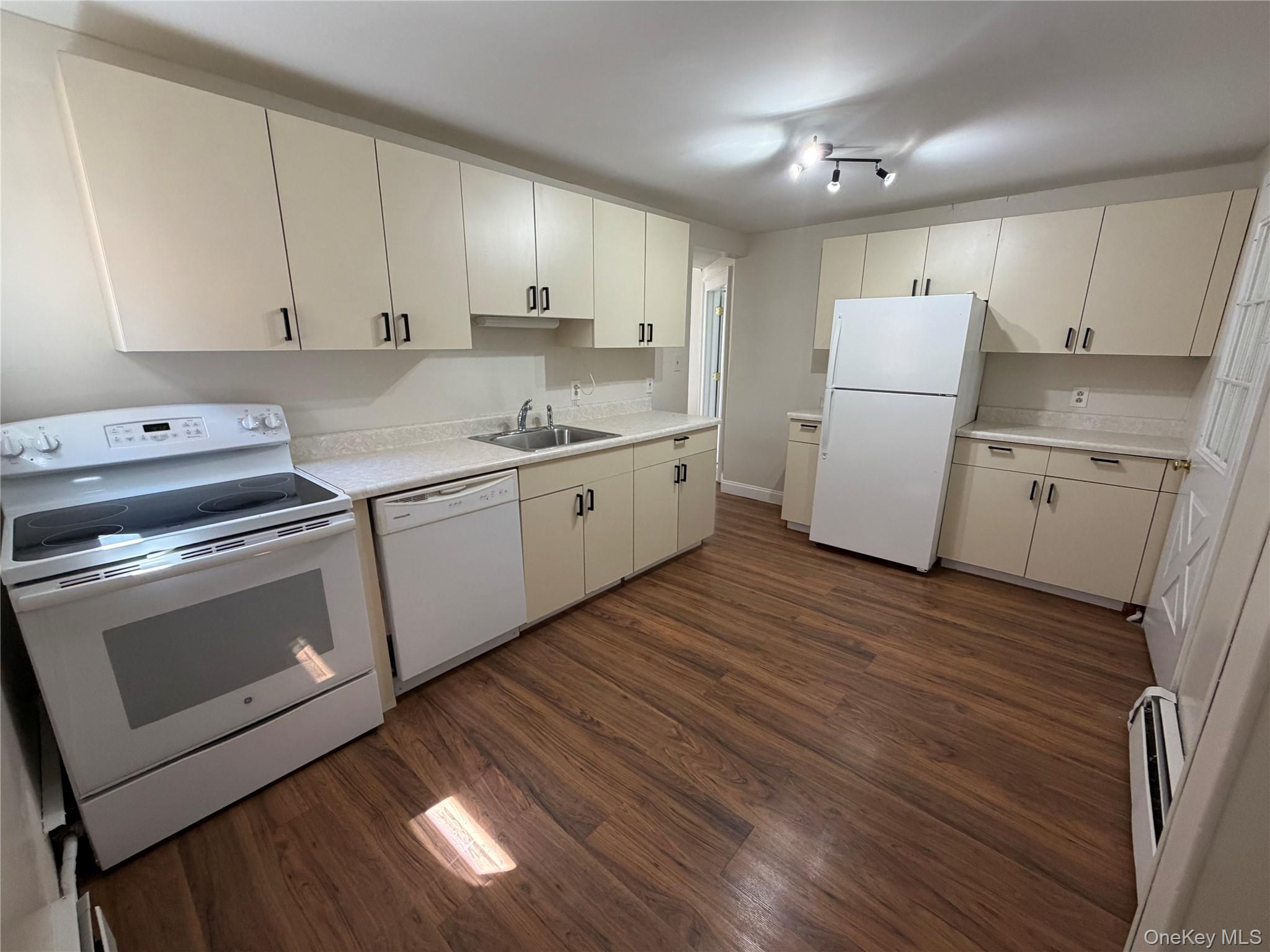 29 Delano Street 2 Property Photo 11