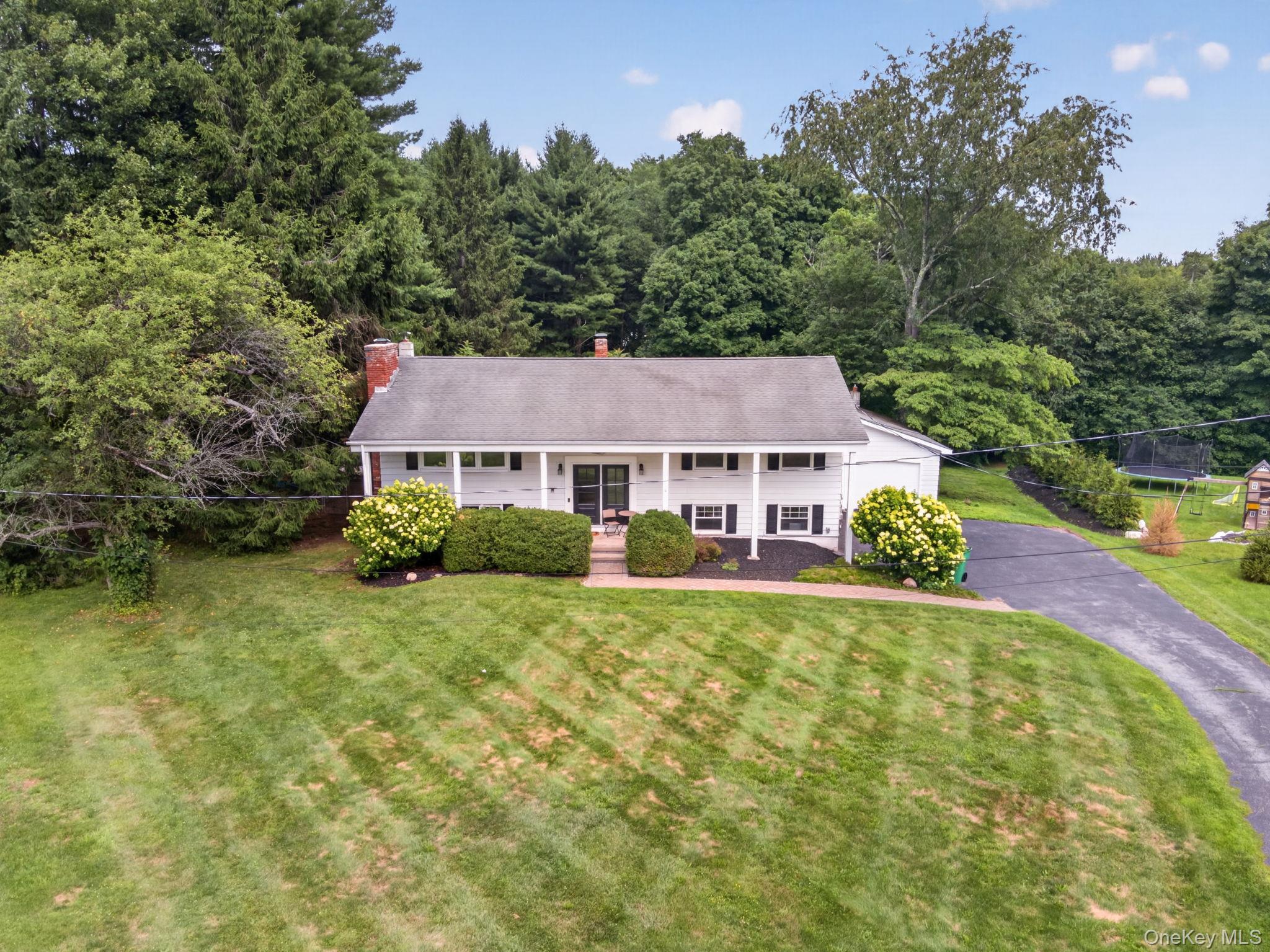 9 Debra Hill Road Property Photo 1