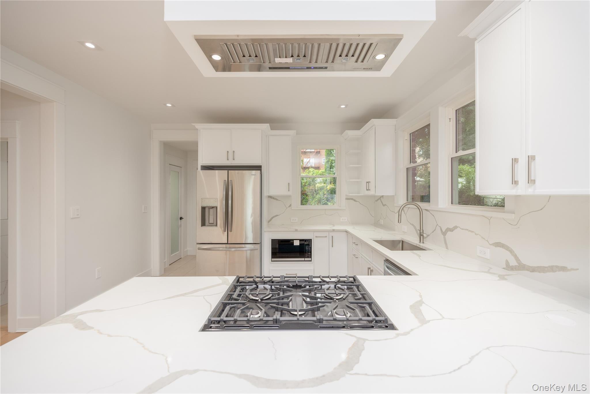 402 Westchester Avenue Property Photo 14