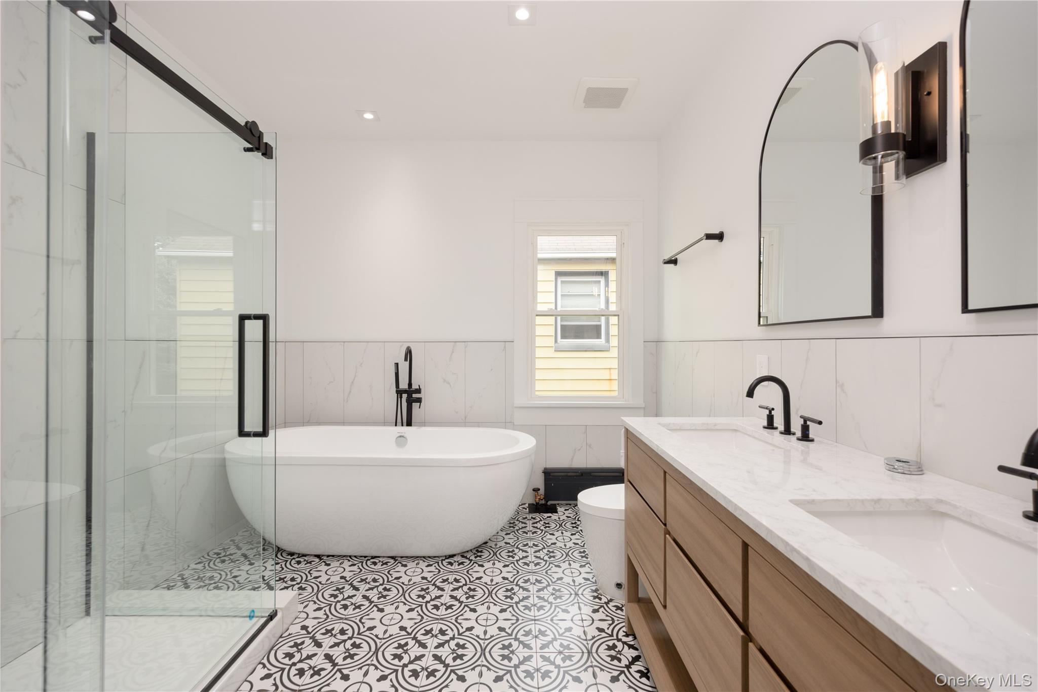 402 Westchester Avenue Property Photo 20