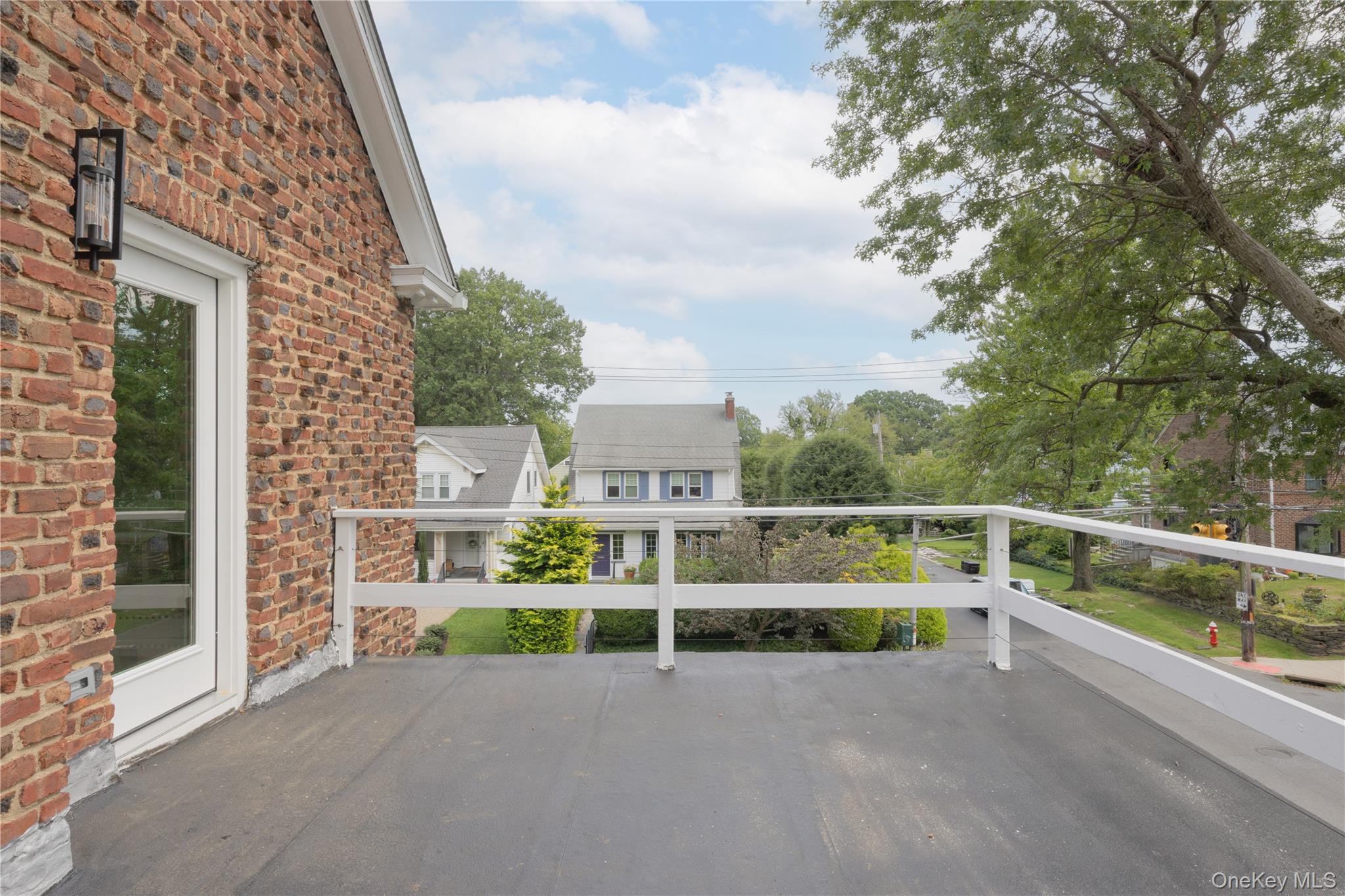 402 Westchester Avenue Property Photo 22