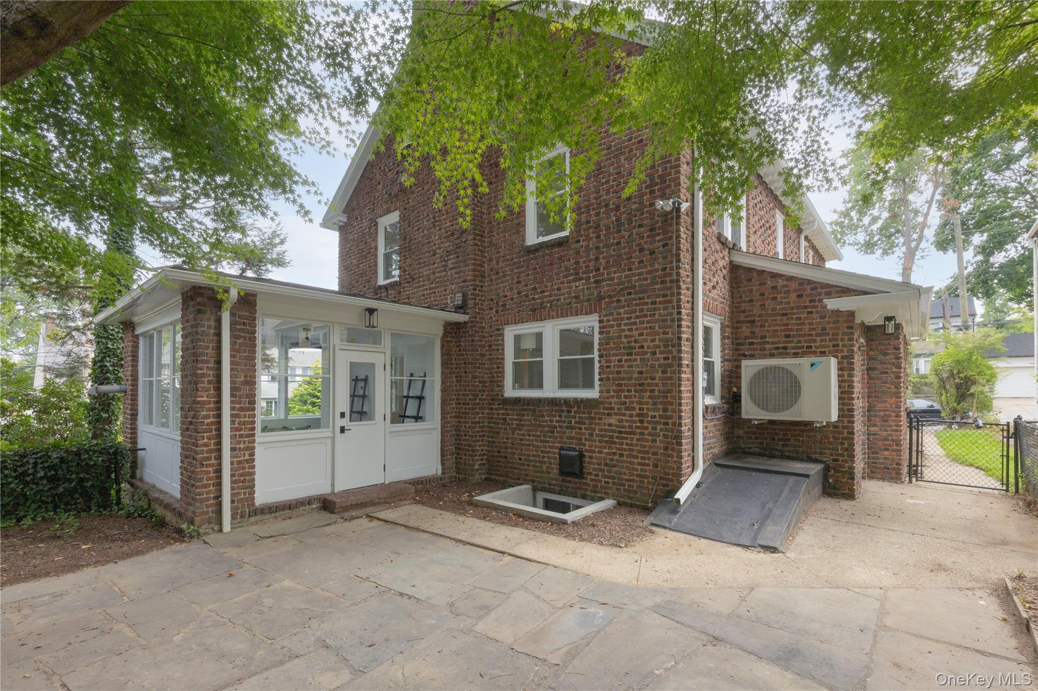 402 Westchester Avenue Property Photo 34