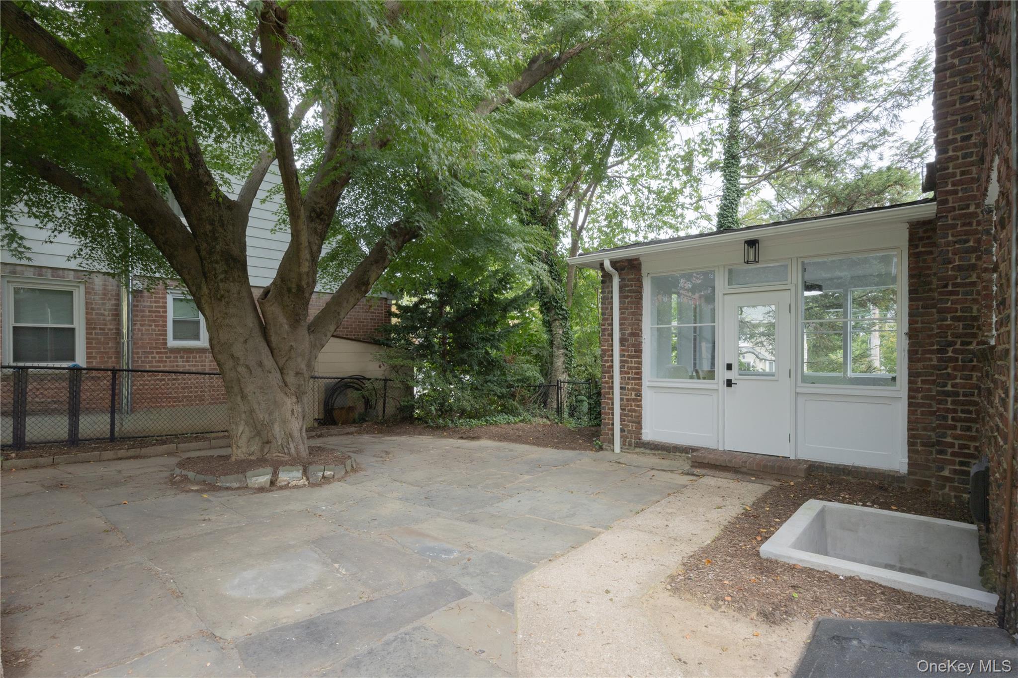 402 Westchester Avenue Property Photo 35