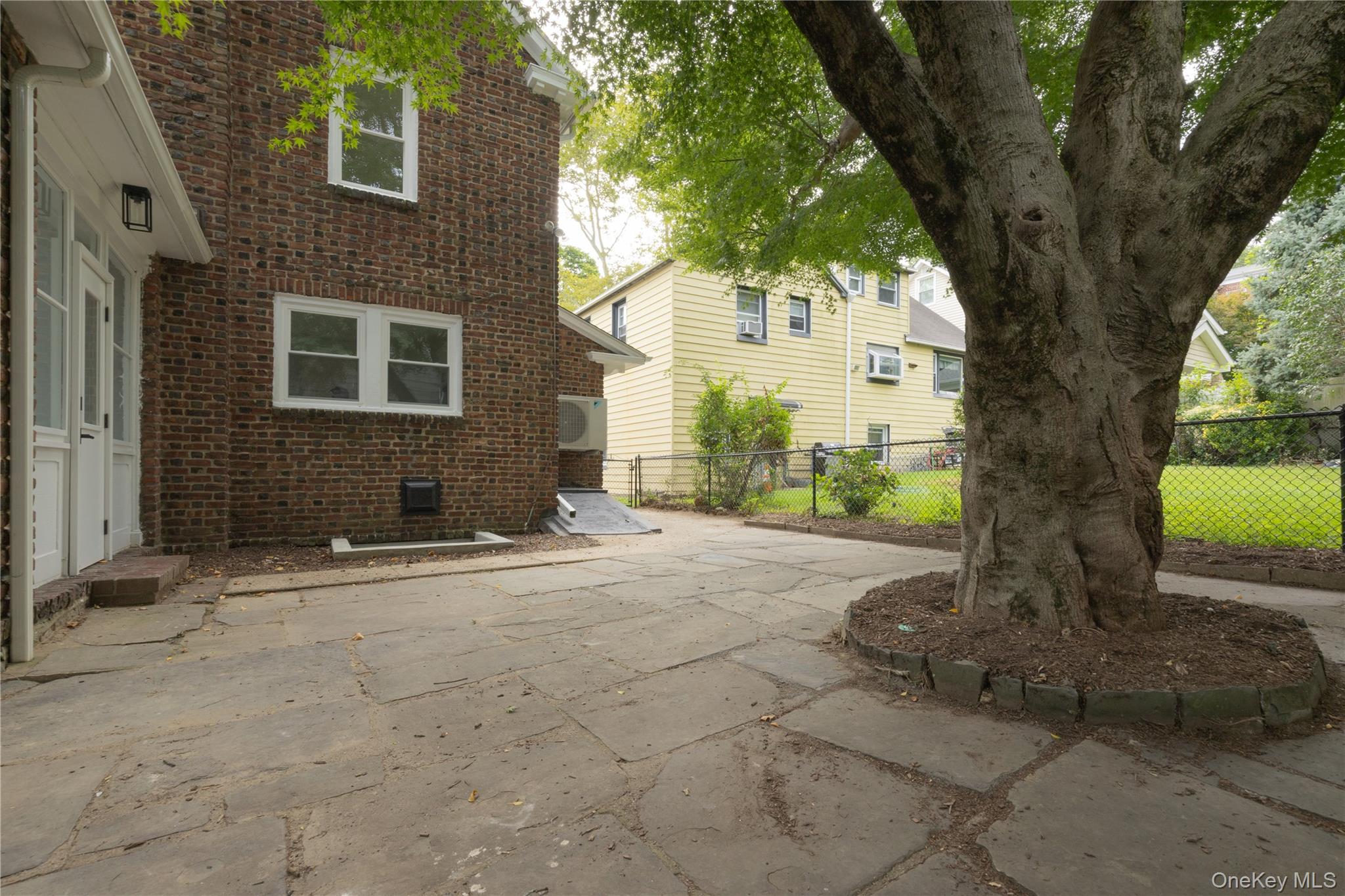 402 Westchester Avenue Property Photo 37