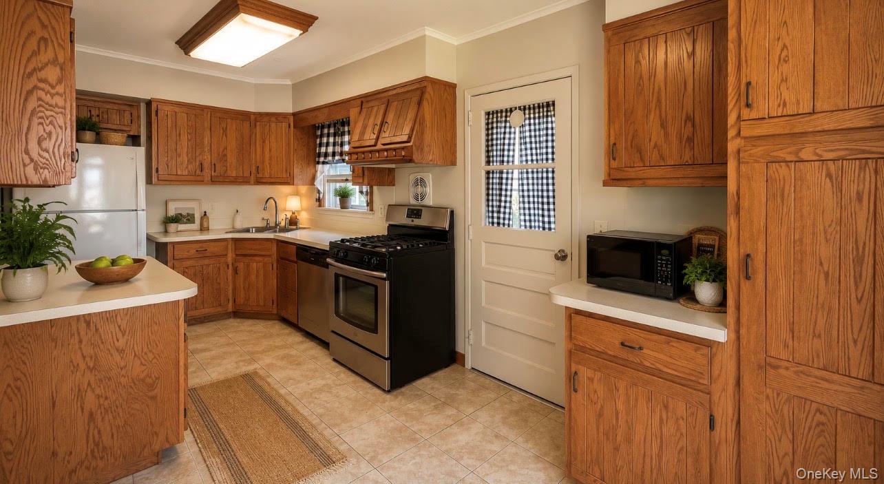 3995 New Road Property Photo 9