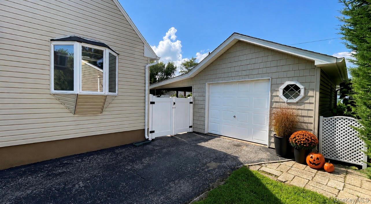 3995 New Road Property Photo 16