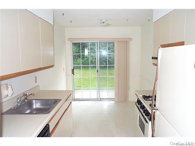 39 The Knolls Property Photo 7