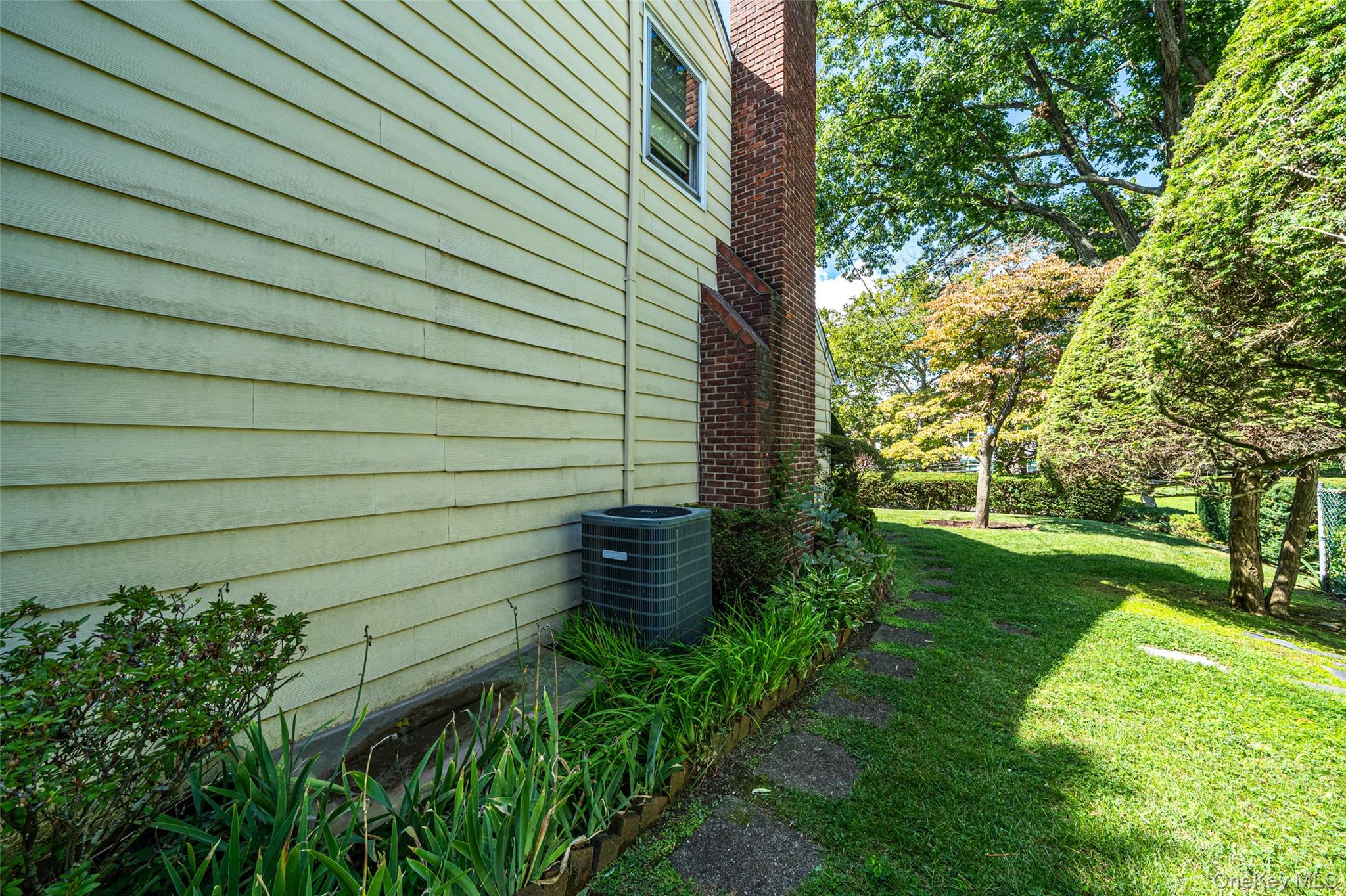 93 Avenue C Property Photo 11