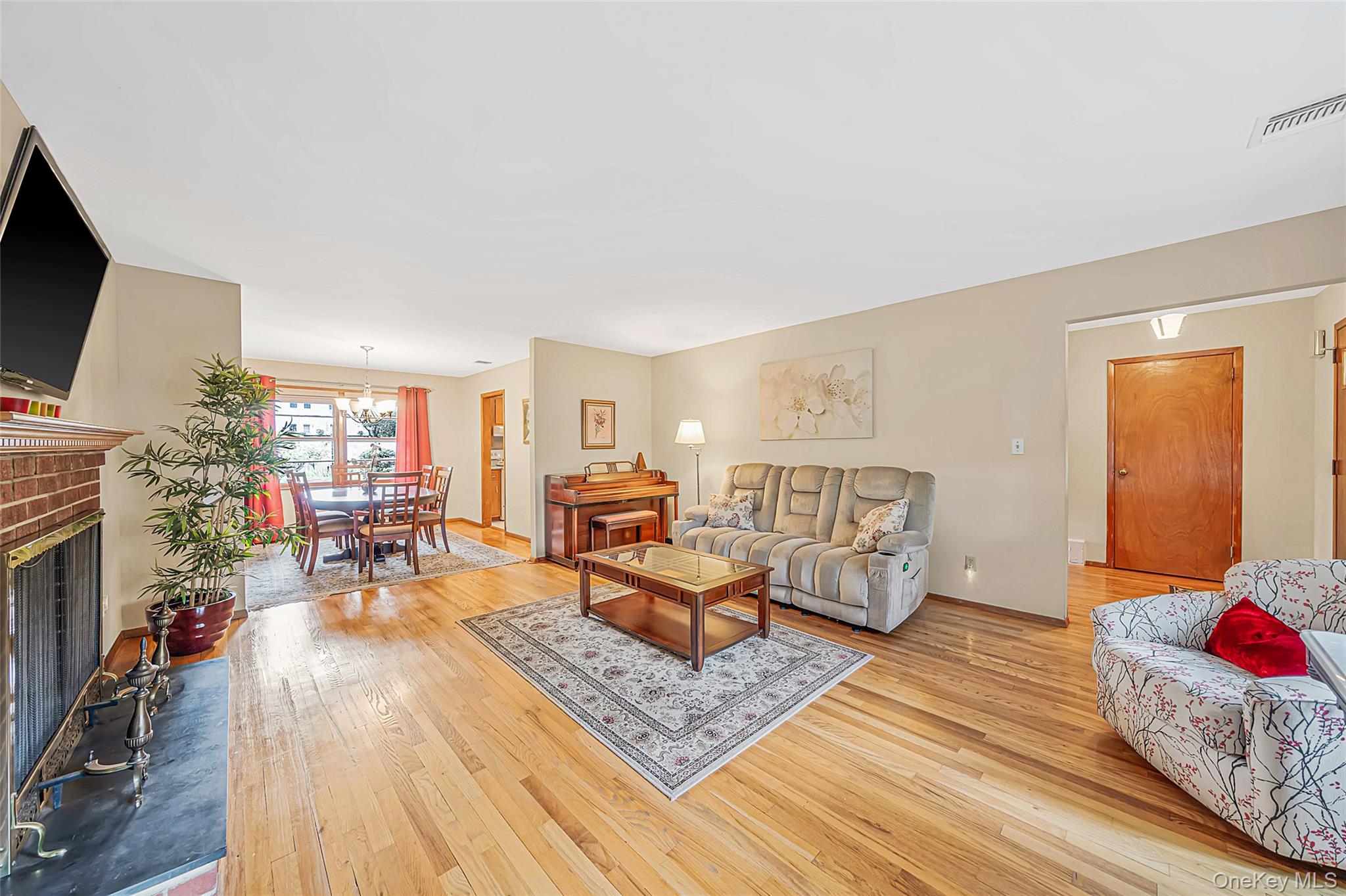 93 Avenue C Property Photo 17