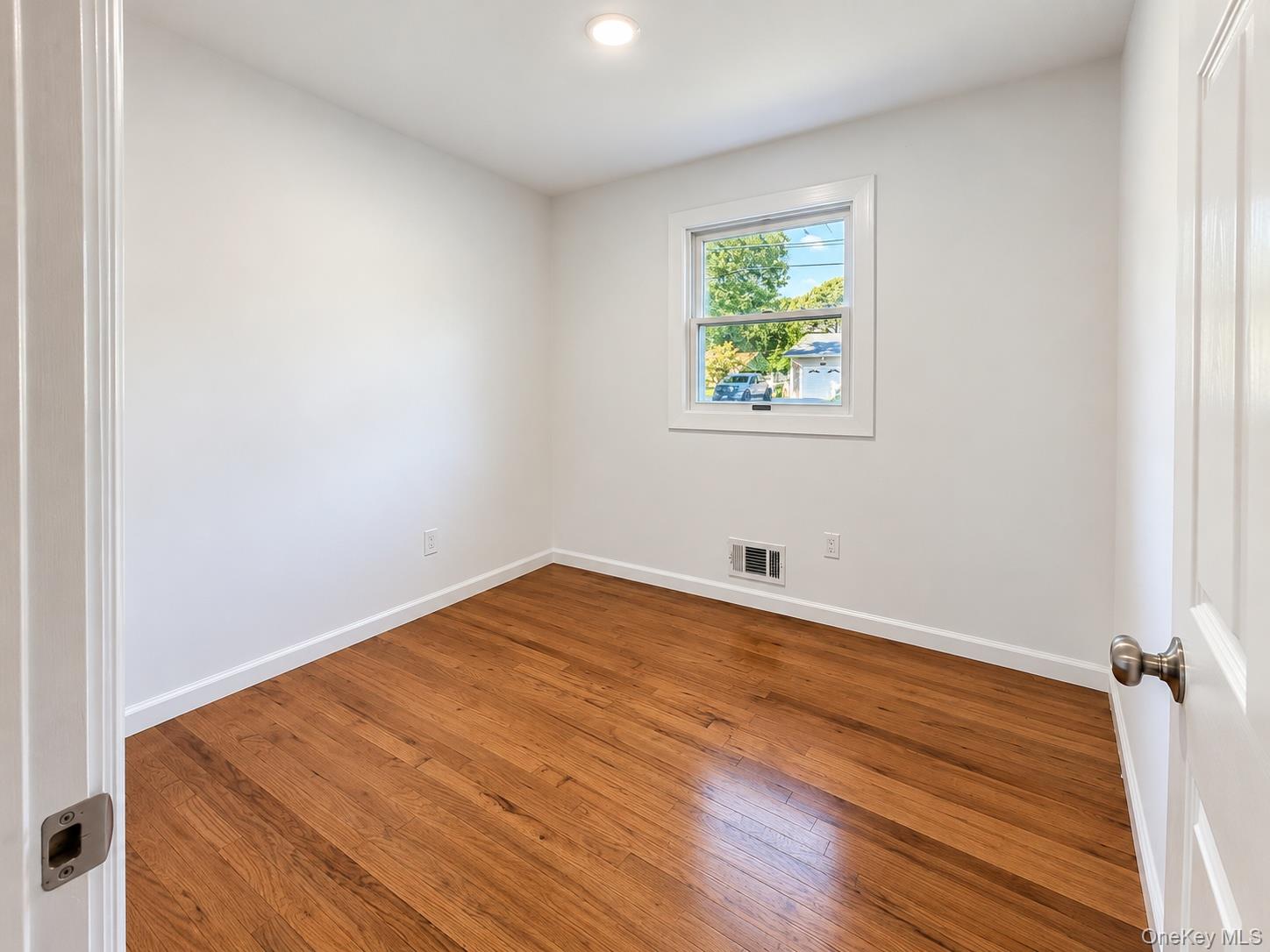 22 Maryland Boulevard Property Photo 8