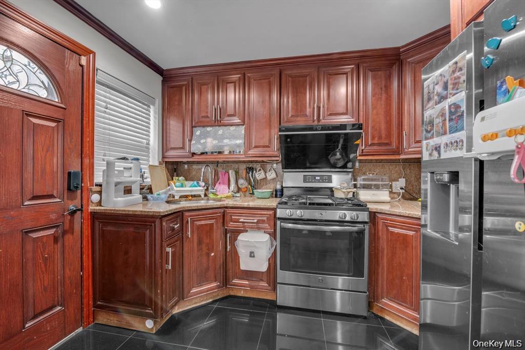6906 Fresh Meadow Lane Property Photo 6