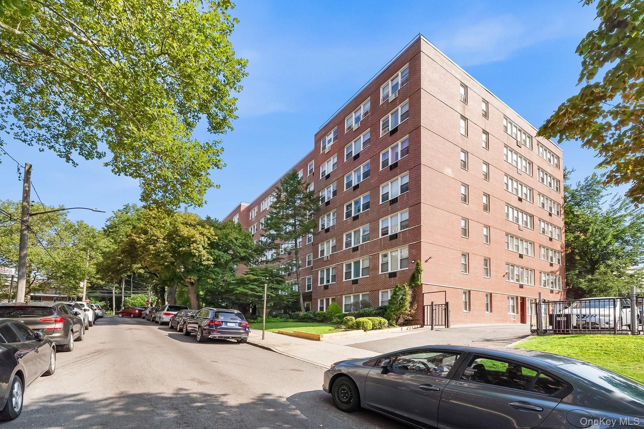 87-15 165th Street 5e Property Photo 1