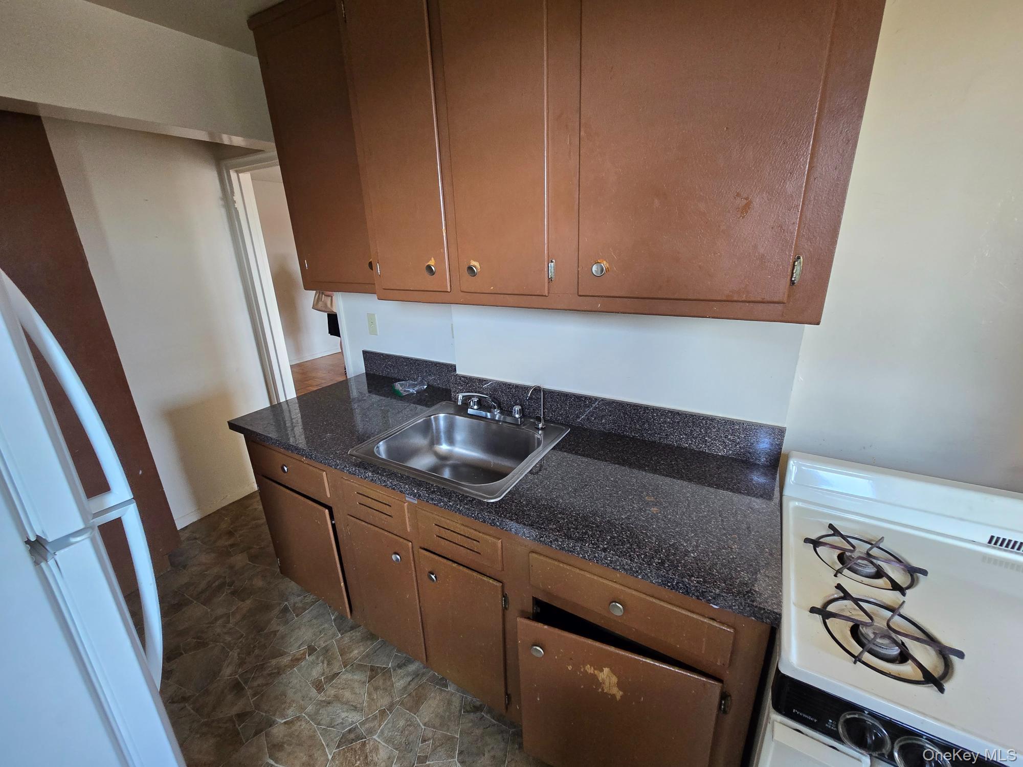 2835 Webb 8d Property Photo 4