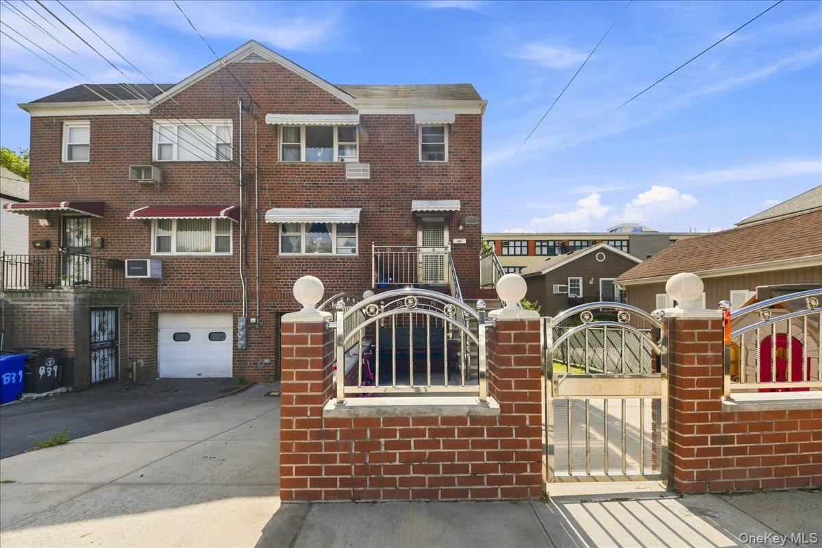 841 Swinton Avenue Property Photo 1