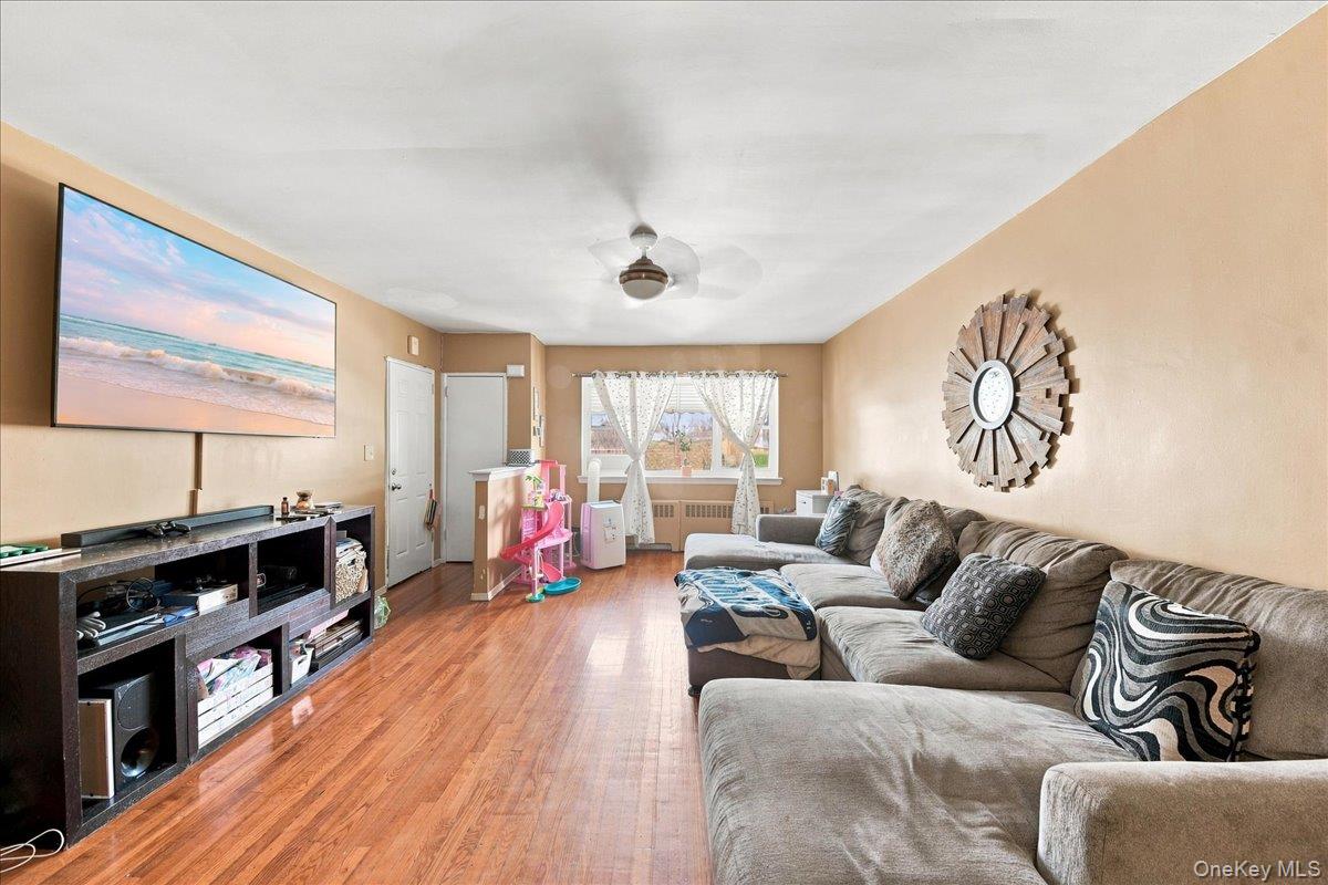 841 Swinton Avenue Property Photo 17